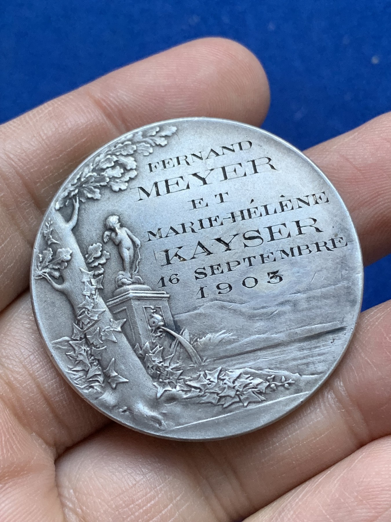 《竞宝斋》八角与章专场 第217场-周日，周一 2场 (全场包邮) 法国1903年名家罗蒂结婚纪念银章，永恒的爱，31.86g，41.5mm，丰饶角边铭