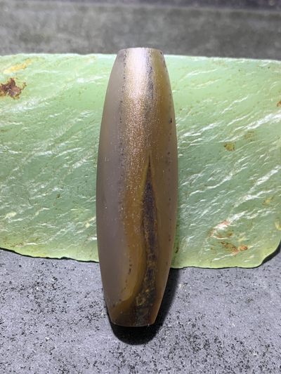 精美亚光高玉化巴西玛瑙手工俏色巧雕道字大桶珠一个！ 精美亚光高玉化巴西玛瑙手工俏色巧雕道字大桶珠一个！