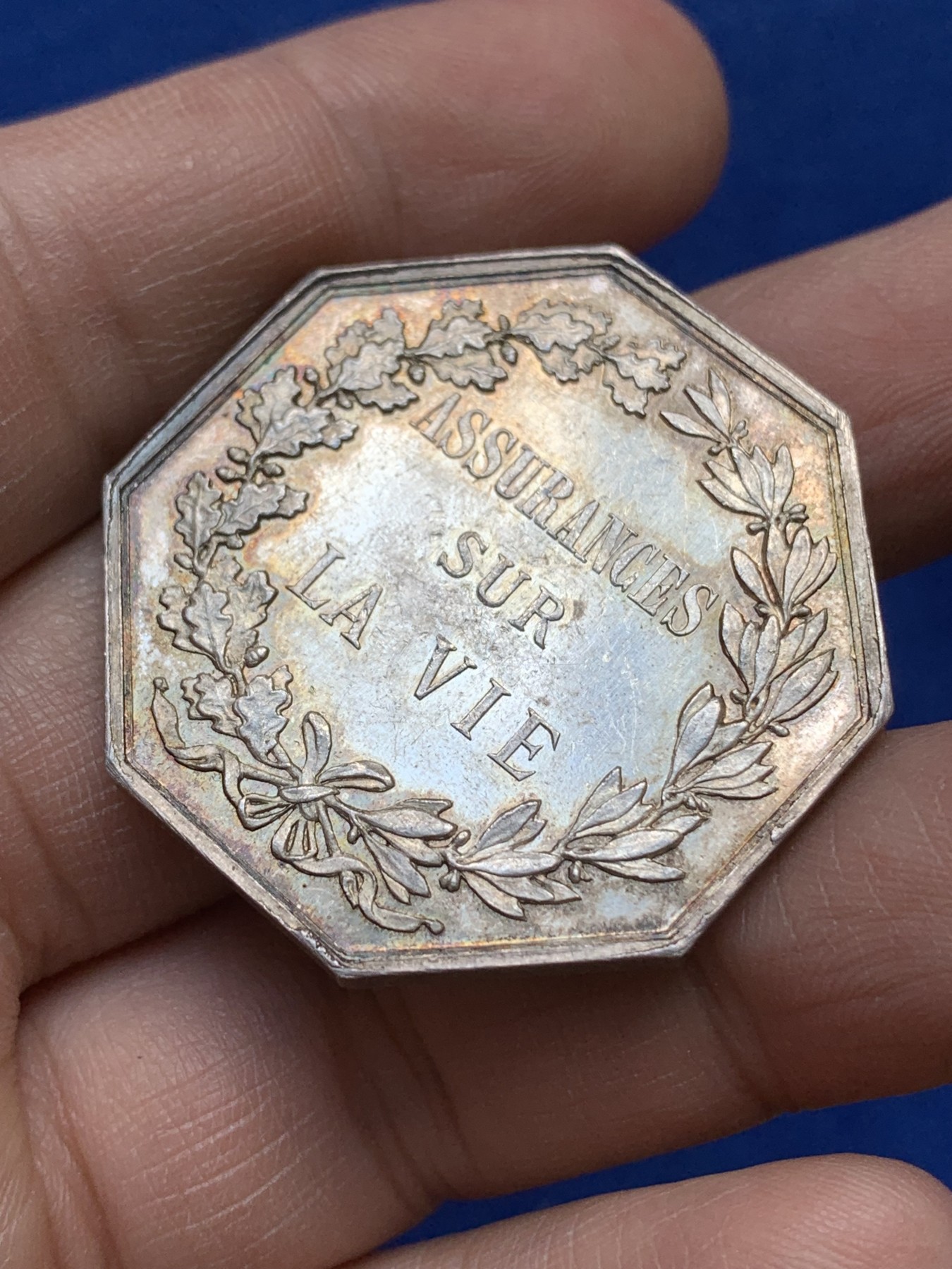 《竞宝斋》八角与章专场 第217场-周日，周一 2场 (全场包邮) 法国八角银质代币，法国人寿保险，19.53g，36.4mm，丰饶角边铭