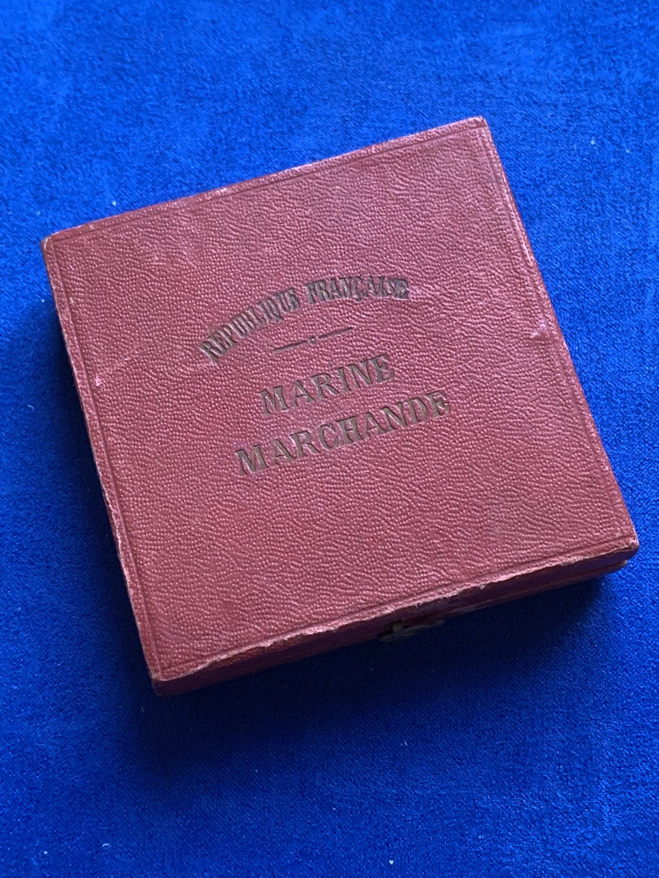 《竞宝斋》八角与章专场 第217场-周日，周一 2场 (全场包邮) 法国帆船比赛纪念银章，63.48g，50.2mm，丰饶角+2银标