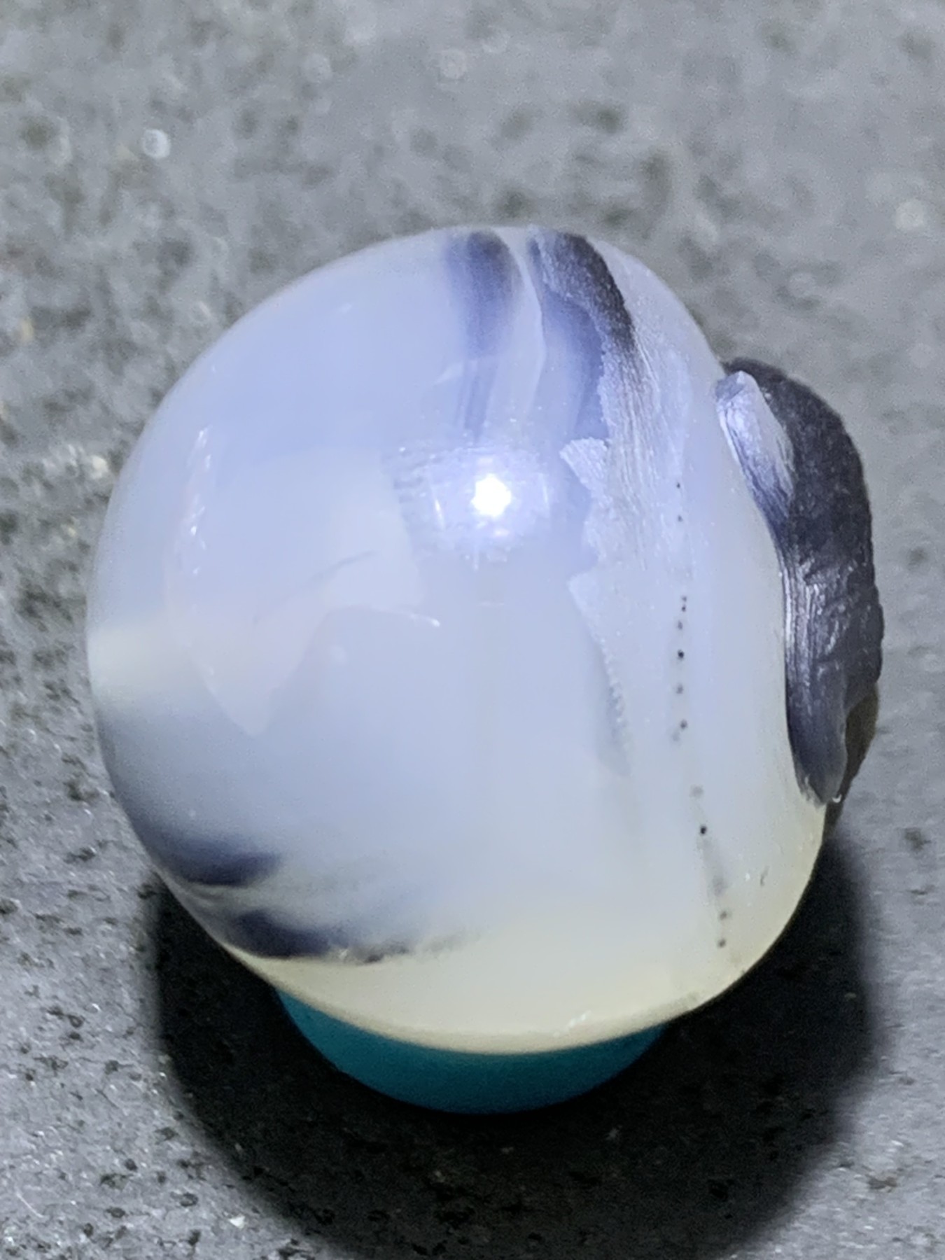 精美高玉化水墨纹亚光海洋玉髓手工俏色巧雕玉兔（兔飞猛进）随形2.0圆珠一个！