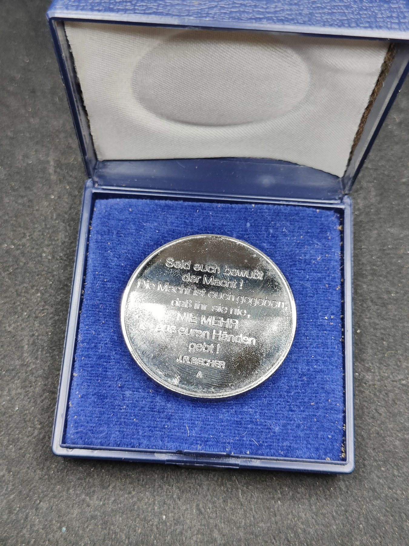 全场0元起拍 第110期 咸鱼国勋章拍卖专场 11月19日（周三）下午6：00开始 东德人民军 建军30周年纪念章