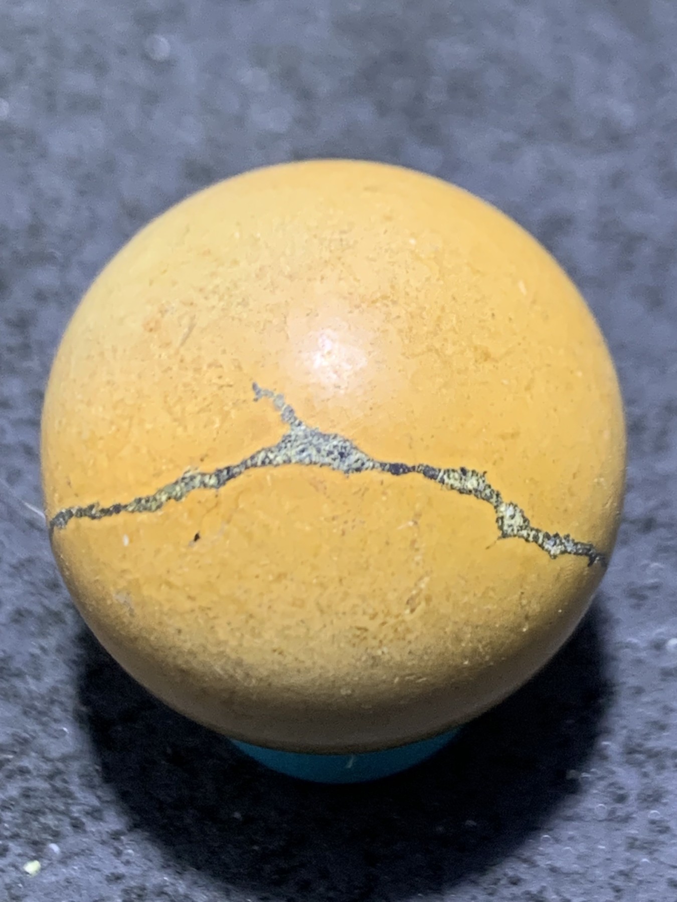 十堰原矿三无土豪金松石圆珠一颗，