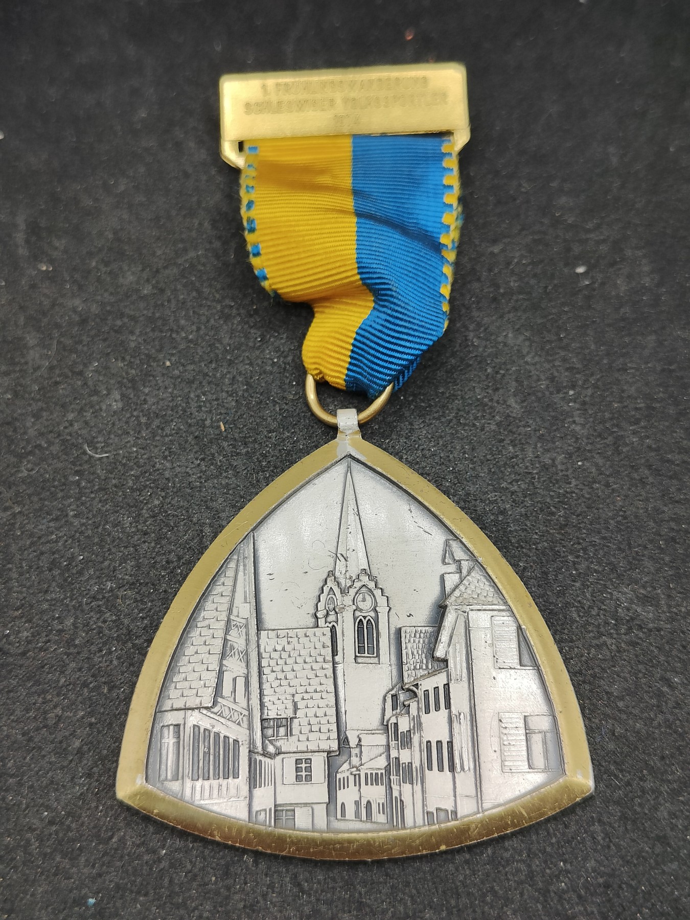 全场0元起拍 第110期 咸鱼国勋章拍卖专场 11月19日（周三）下午6：00开始 西德纪念章