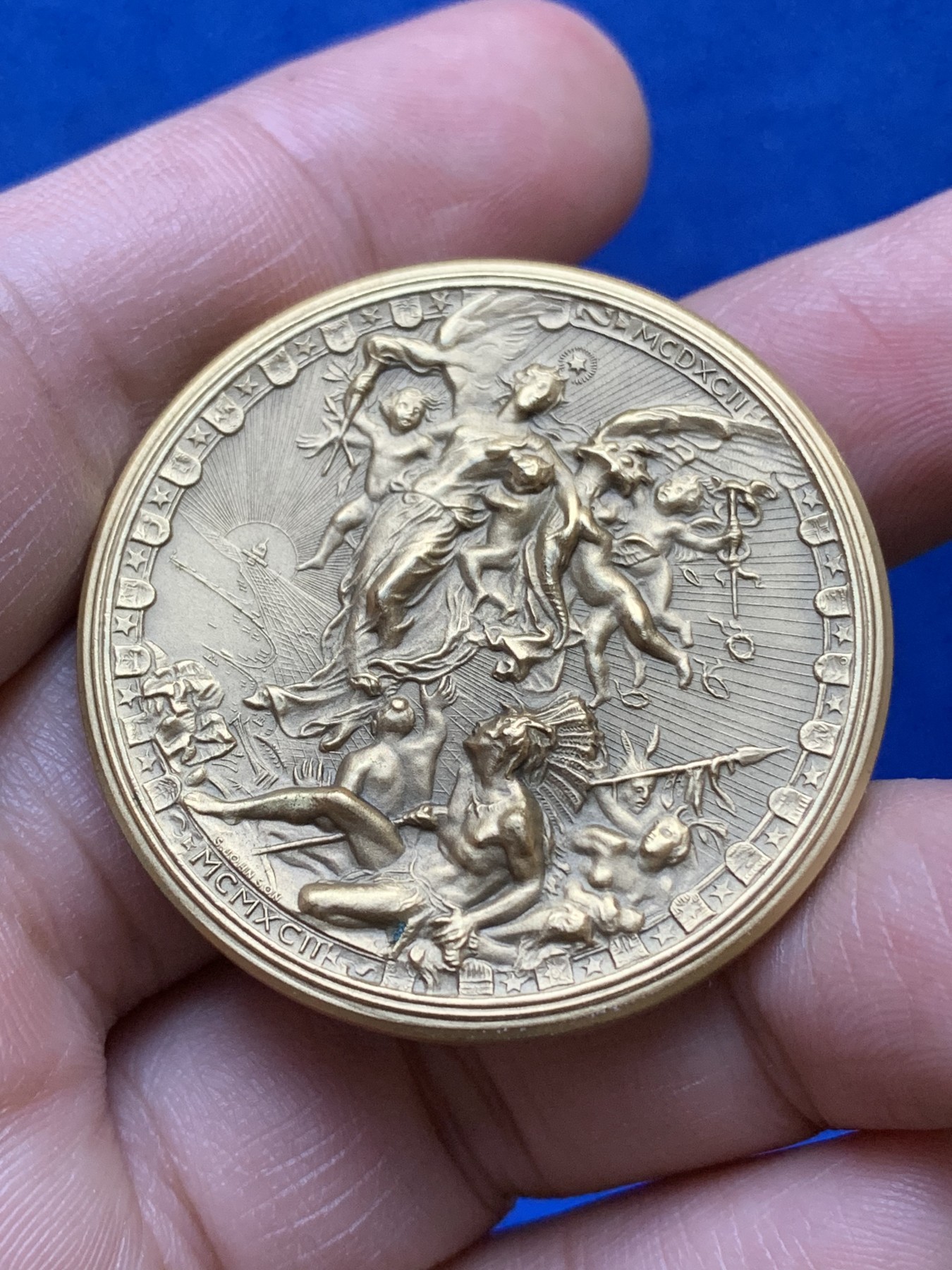 《竞宝斋》八角与章专场 第217场-周日，周一 2场 (全场包邮) 意大利哥伦布发现美洲大陆500周年超高浮雕镀金铜章，30.9g，39.4mm