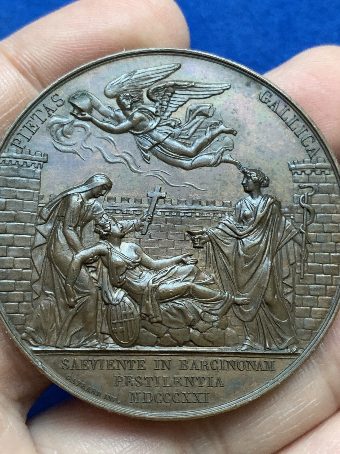 《竞宝斋》八角与章专场 第217场-周日，周一 2场 (全场包邮) 法国1821年巴塞罗那瘟疫期间法国援助铜质奖章，53.89g，47.6mm，早期无边铭，非常漂亮的巧克力色