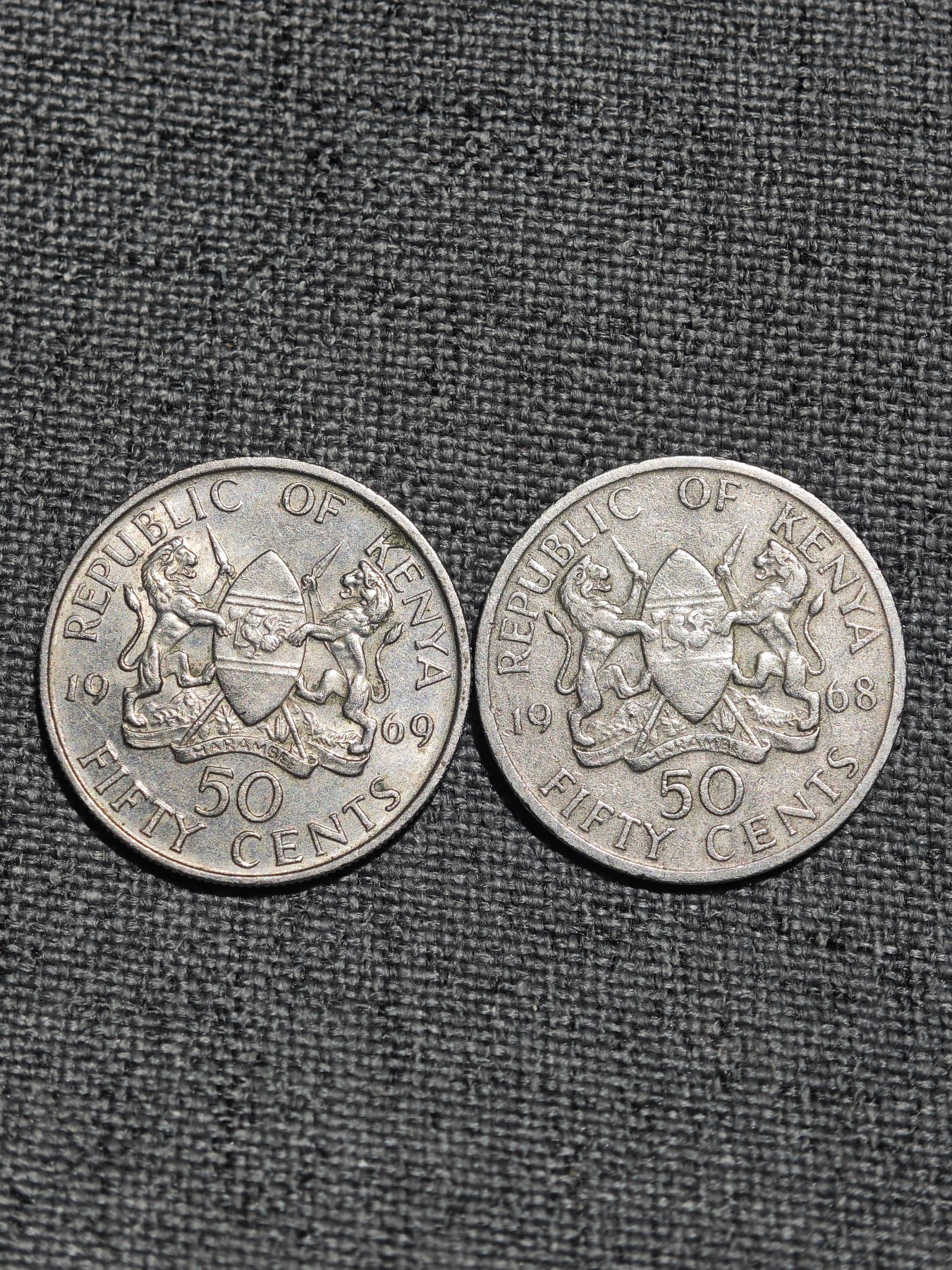 外国硬币收藏店第2期 美品肯尼亚1968、69年有字、无字版肯雅塔50分2枚