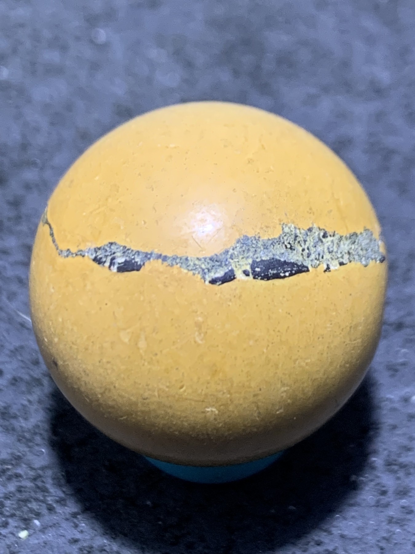 十堰原矿三无土豪金松石圆珠一颗，