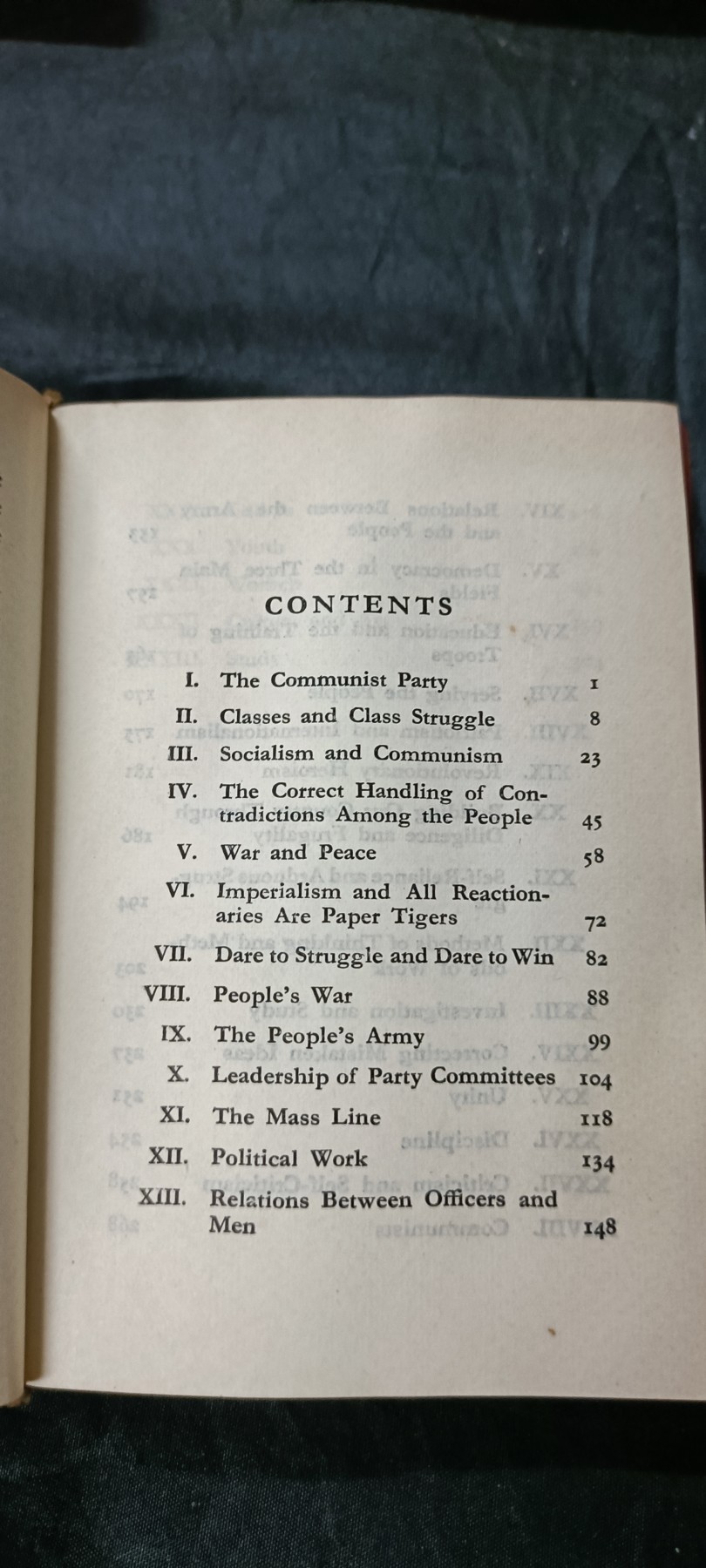 杂项拍卖，全部0起，可以寄存！ 好品英文版，毛主席语录，带101英文前言