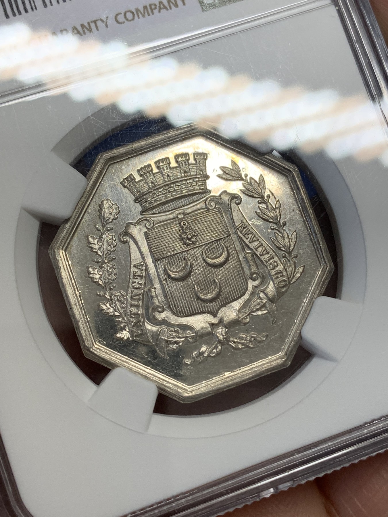 《竞宝斋》八角与章专场 第217场-周日，周一 2场 (全场包邮) NGC-MS64  法国  银质八角代币JETON  城堡公证人  丰饶角边铭