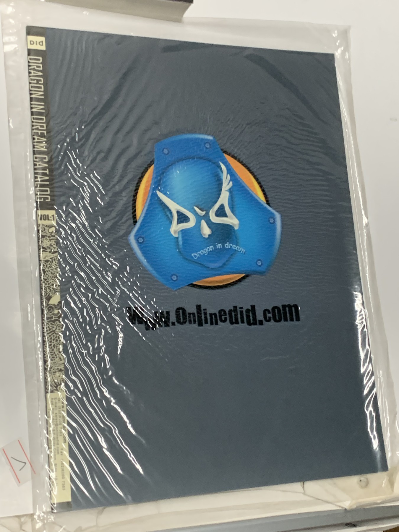 零元拍：无签名书籍著名文学家陈彦著作《喜剧》拍中就送DID绝版兵人产品册，英雄联盟评级卡