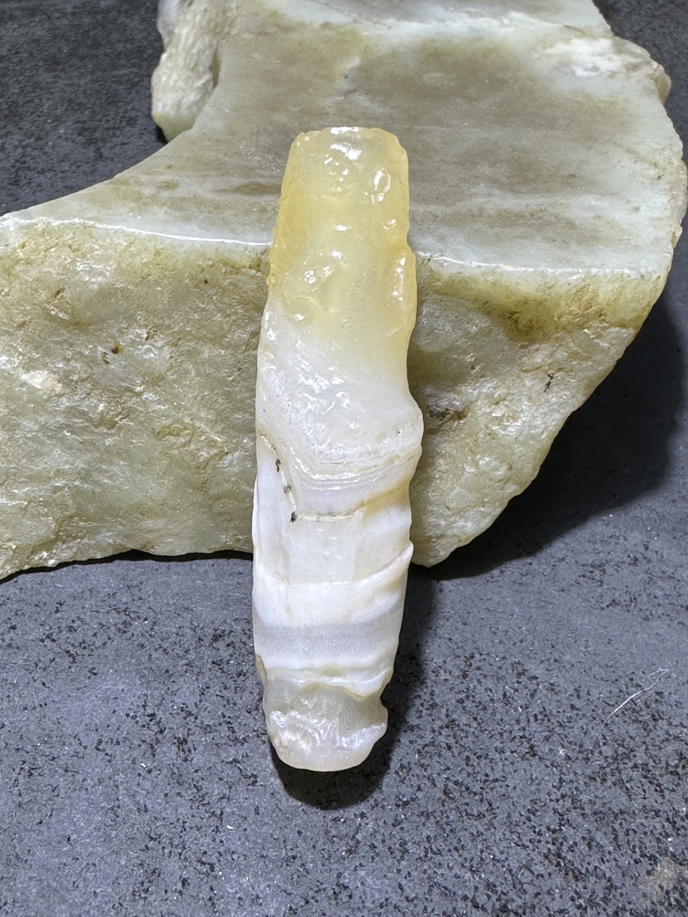 精美马达加斯加精品高玉化海洋玉髓风化纹大桶珠一颗！