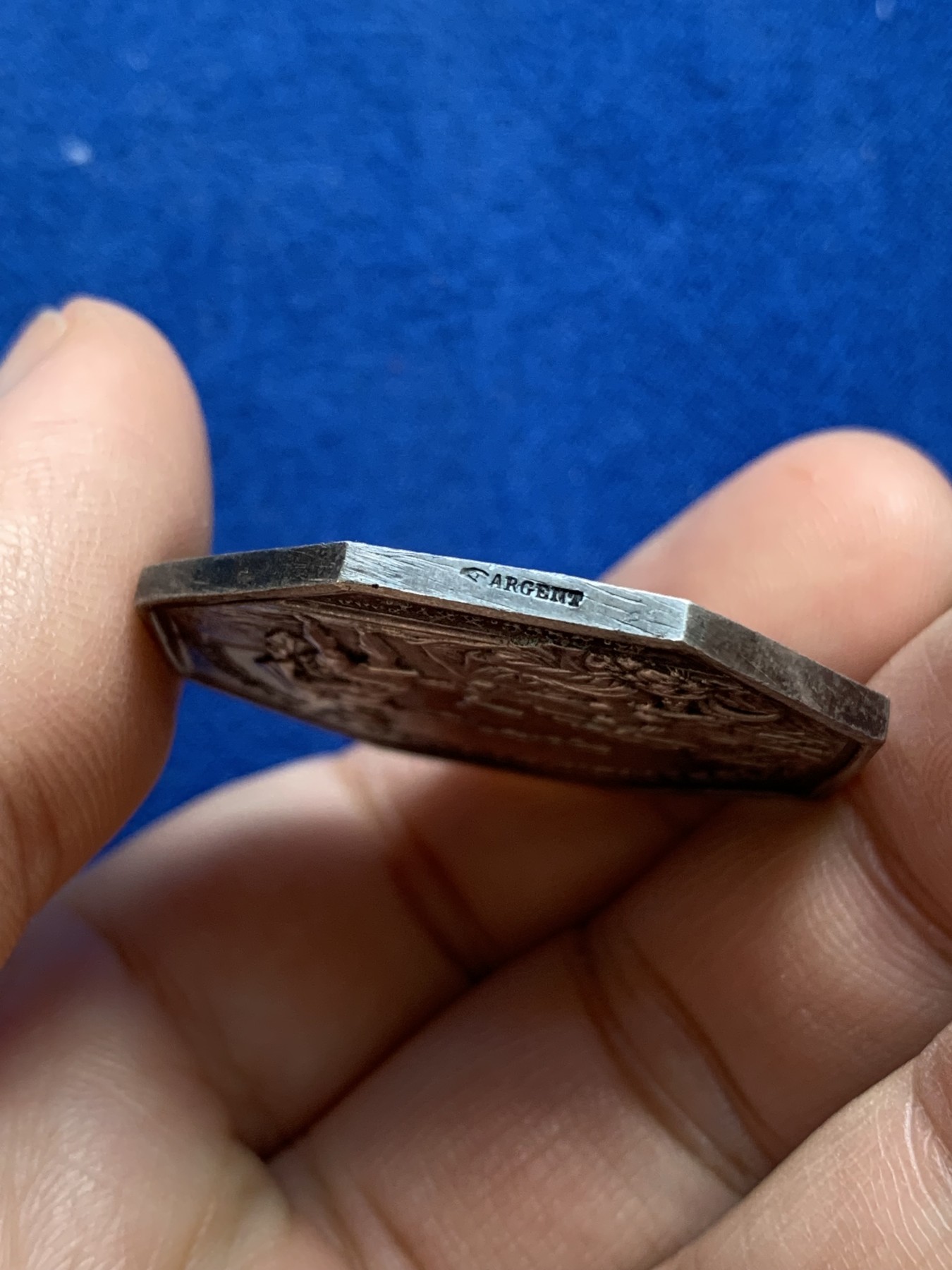 《竞宝斋》八角与章专场 第217场-周日，周一 2场 (全场包邮) 法国 查理十世 八角银质代币  格勒纳勒河桥梁公司 极少品种 细节极好 20.1克 35.9mm