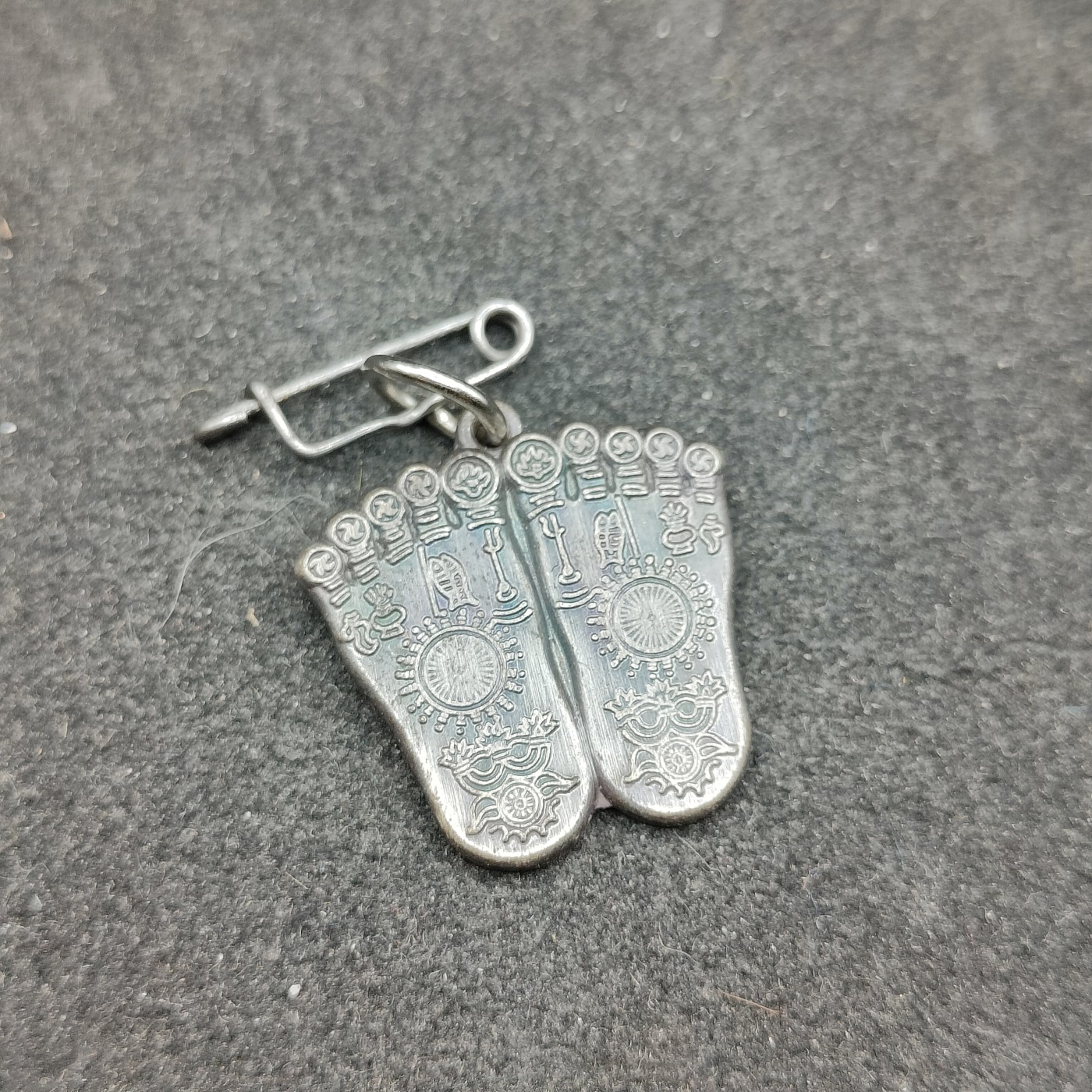 全场0元起拍 第111期 咸鱼国勋章拍卖专场 11月26日（周日）下午6：00开始 日本足腰御守