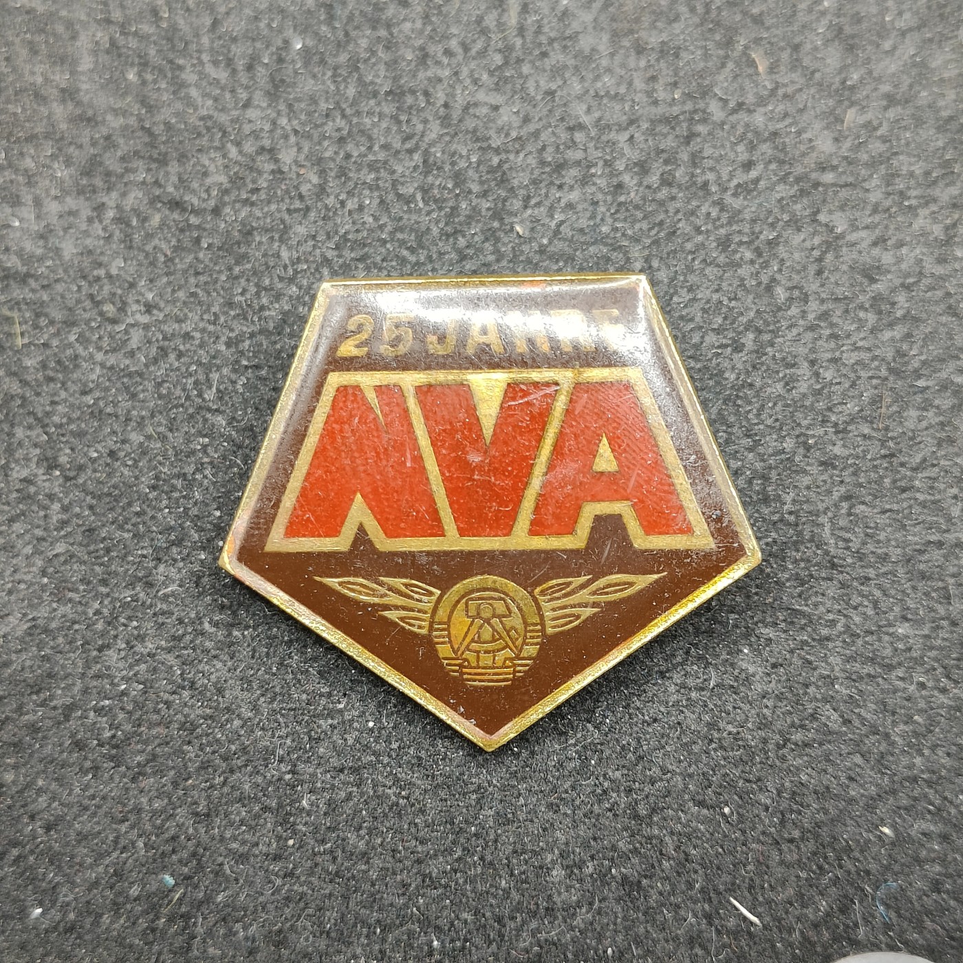 全场0元起拍 第111期 咸鱼国勋章拍卖专场 11月26日（周日）下午6：00开始 东德人民军建军25周年纪念章