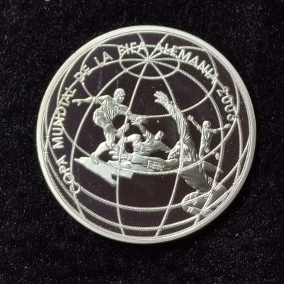 巴斯克收藏第198期 纪念币专场 12月5/6/7 号三场连拍 全场包邮 - 秘鲁 2004年 1新索尔精制纪念银币 2006年德国世界杯纪念