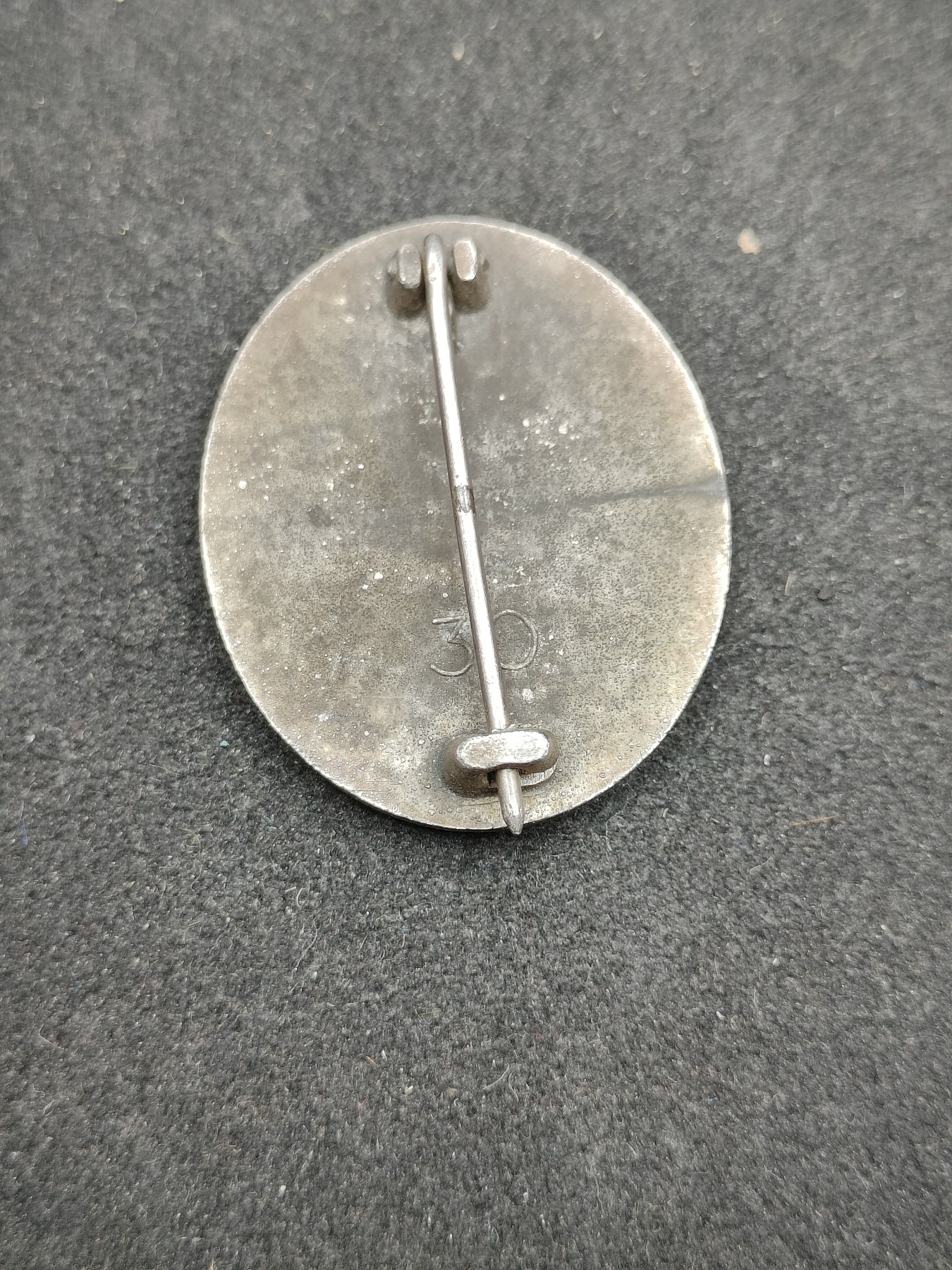 全场0元起拍 第111期 咸鱼国勋章拍卖专场 11月26日（周日）下午6：00开始 德三磨标版 57银战伤奖章