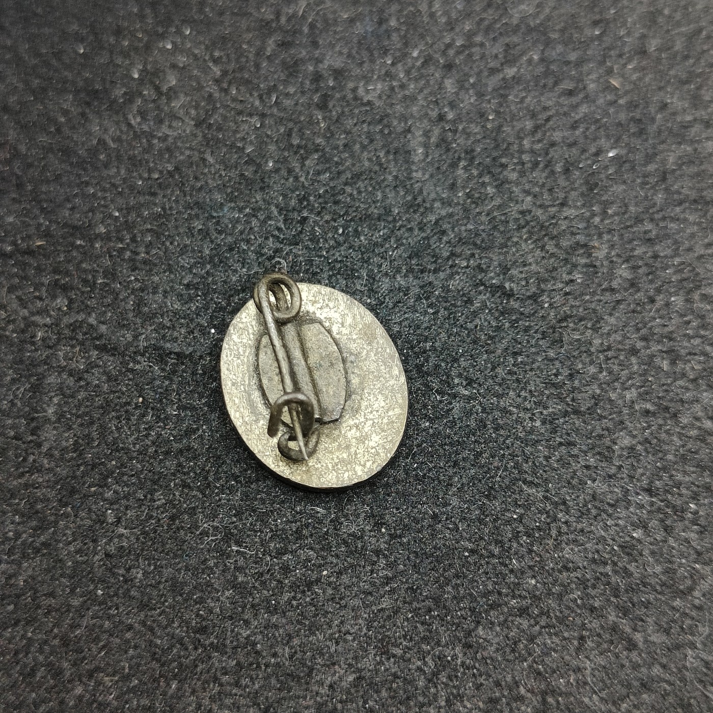 全场0元起拍 第111期 咸鱼国勋章拍卖专场 11月26日（周日）下午6：00开始 东德社会统一党珐琅党徽