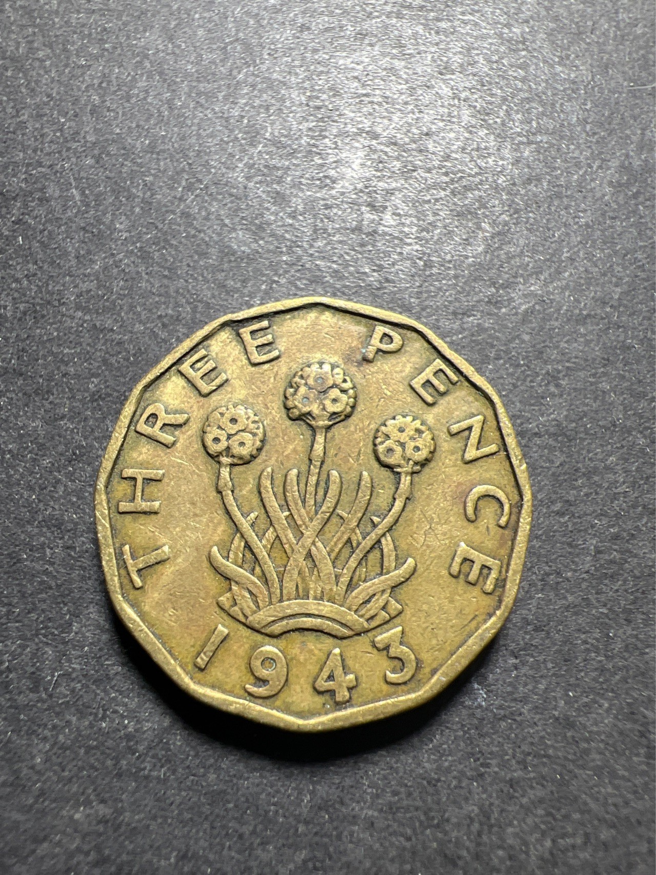 【8个洞收藏】第30场★ 0起1加★硬币专场 新规则实施  英国1943年 3便士 乔治六世头像