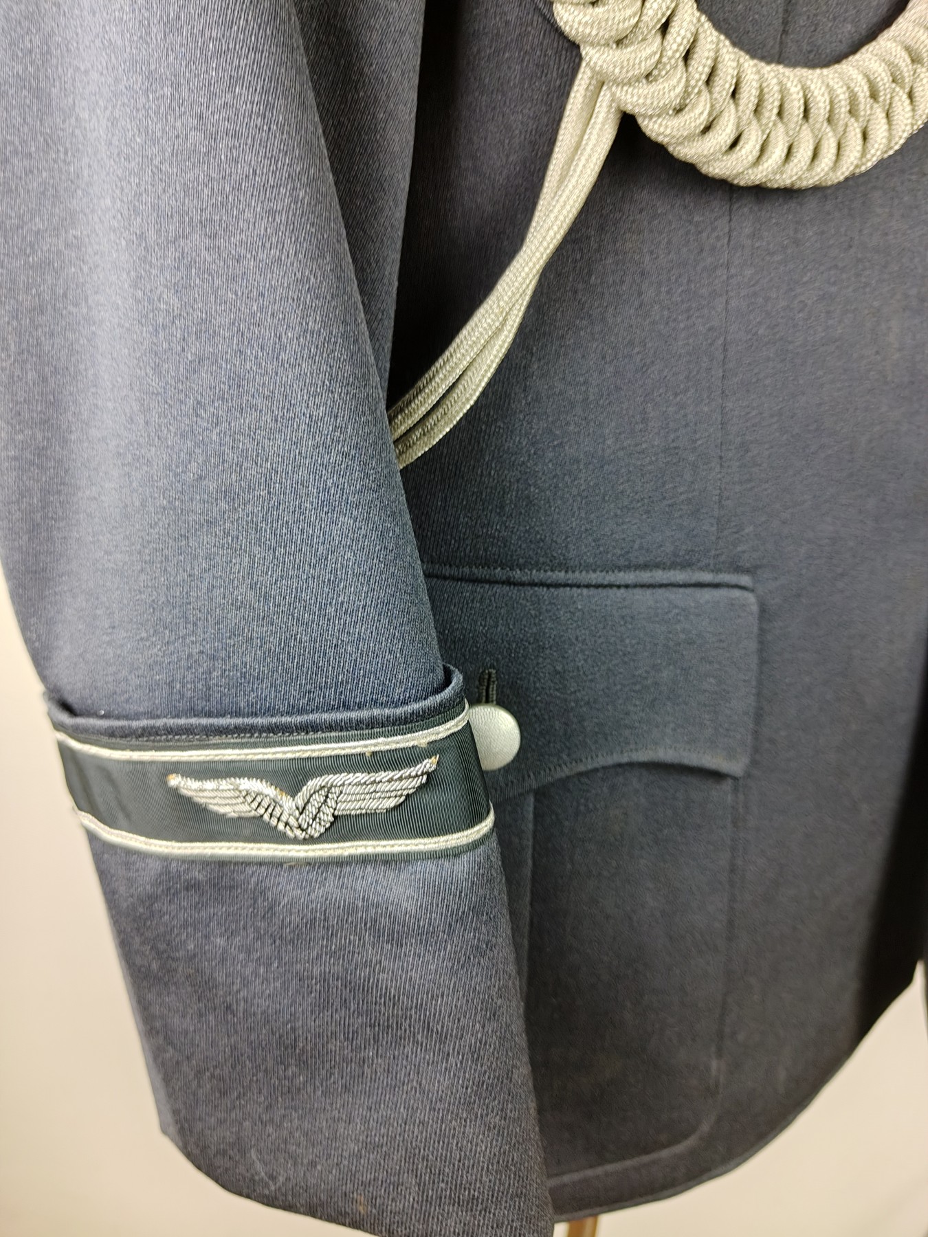 全场0元起拍 第111期 咸鱼国勋章拍卖专场 11月26日（周日）下午6：00开始 西德 BW 空军军官常服一套 胸围110 肩宽48 衣长76 袖长60 腰围96 裤长107