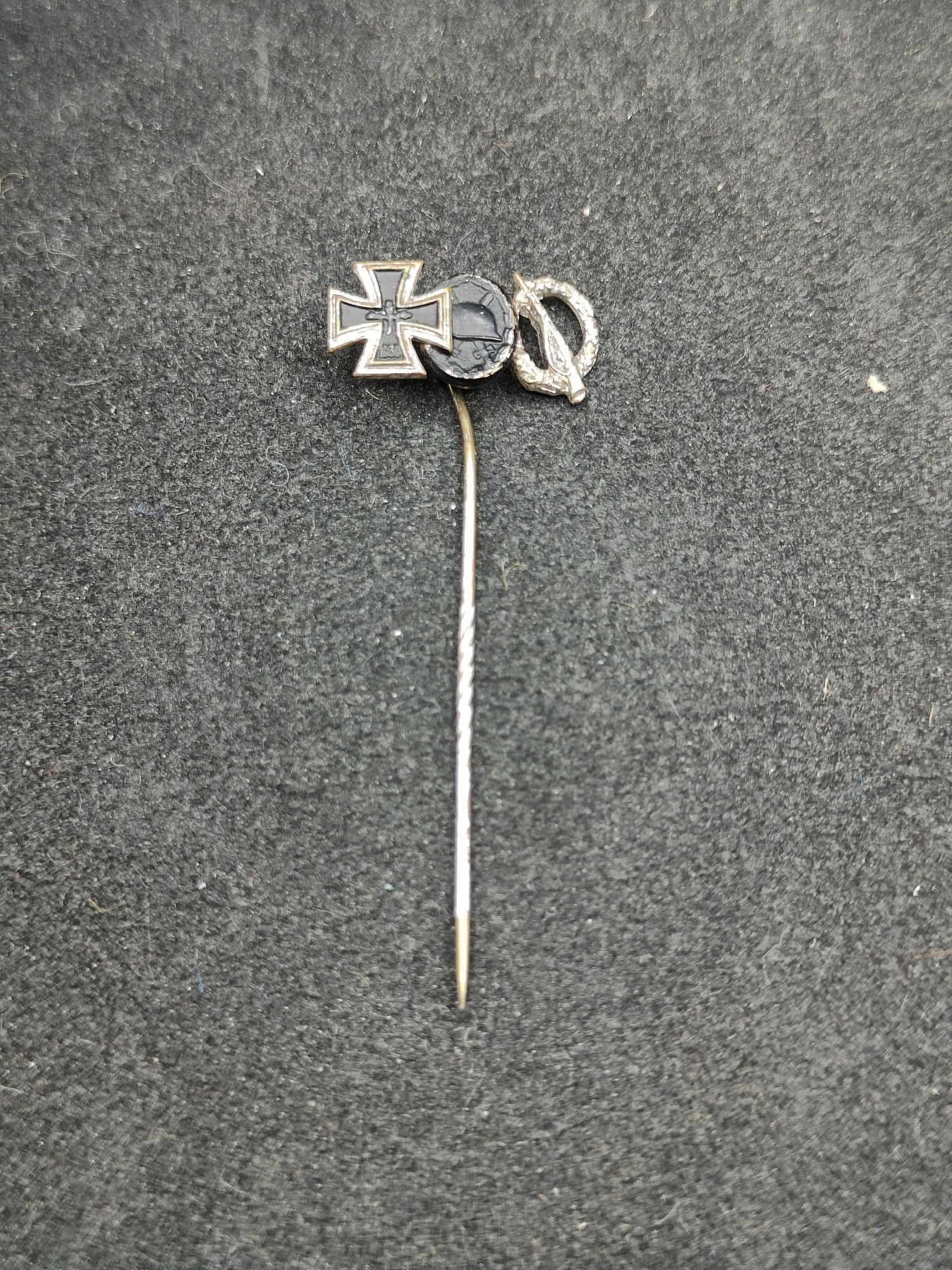 全场0元起拍 第111期 咸鱼国勋章拍卖专场 11月26日（周日）下午6：00开始 西德 57版 三联迷你章 铁十字 黑战伤 步兵突击