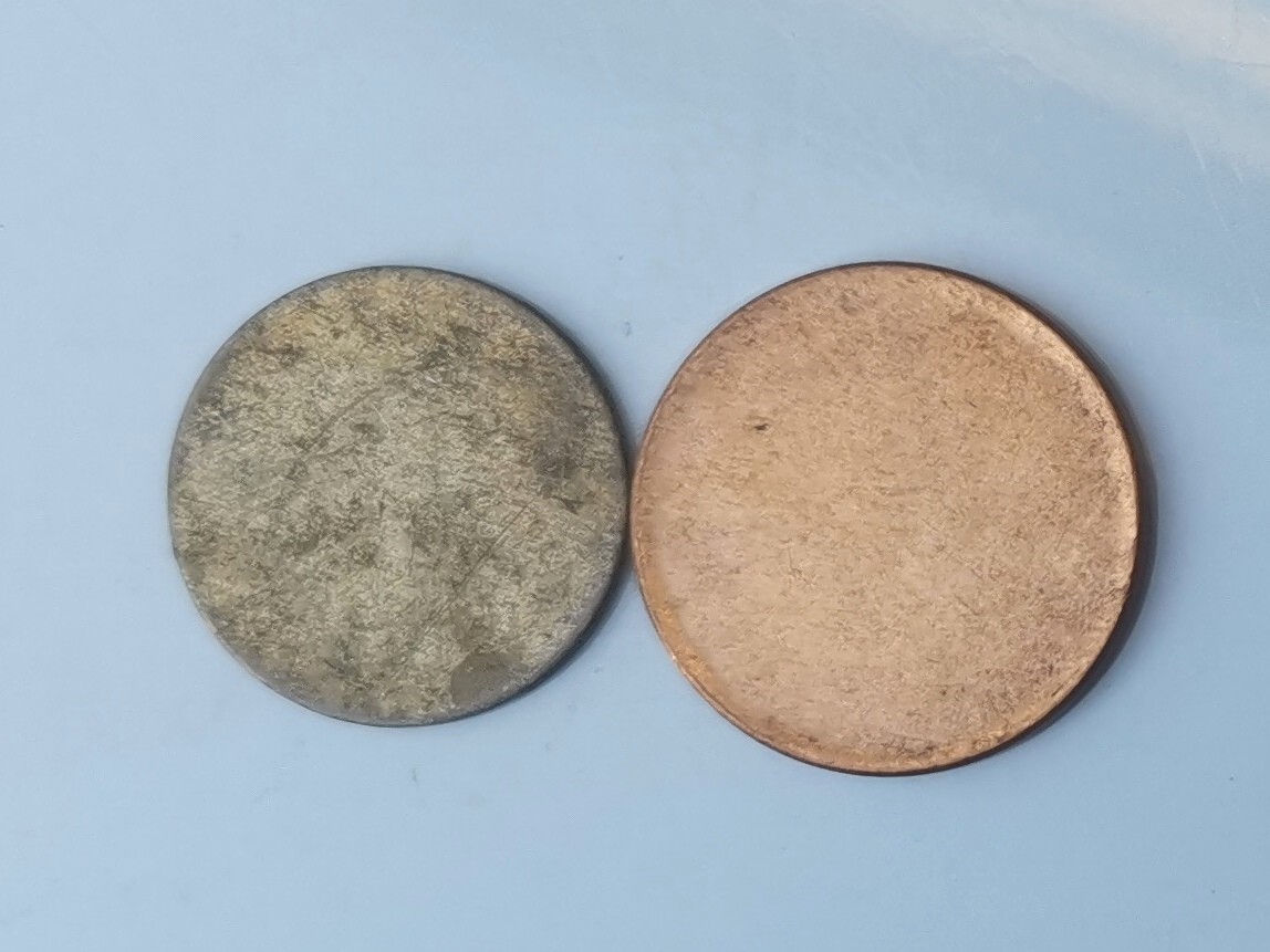 【易洋钱喜】第18场 外国硬币专场 满百包邮 无文铜币胚2枚