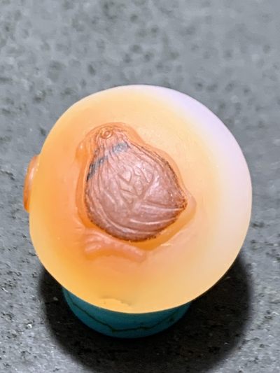 精美高玉化亚光海洋玉髓手工俏色巧雕小鸡钱币随形圆珠一个！ - 精美高玉化亚光海洋玉髓手工俏色巧雕小鸡钱币随形圆珠一个！
