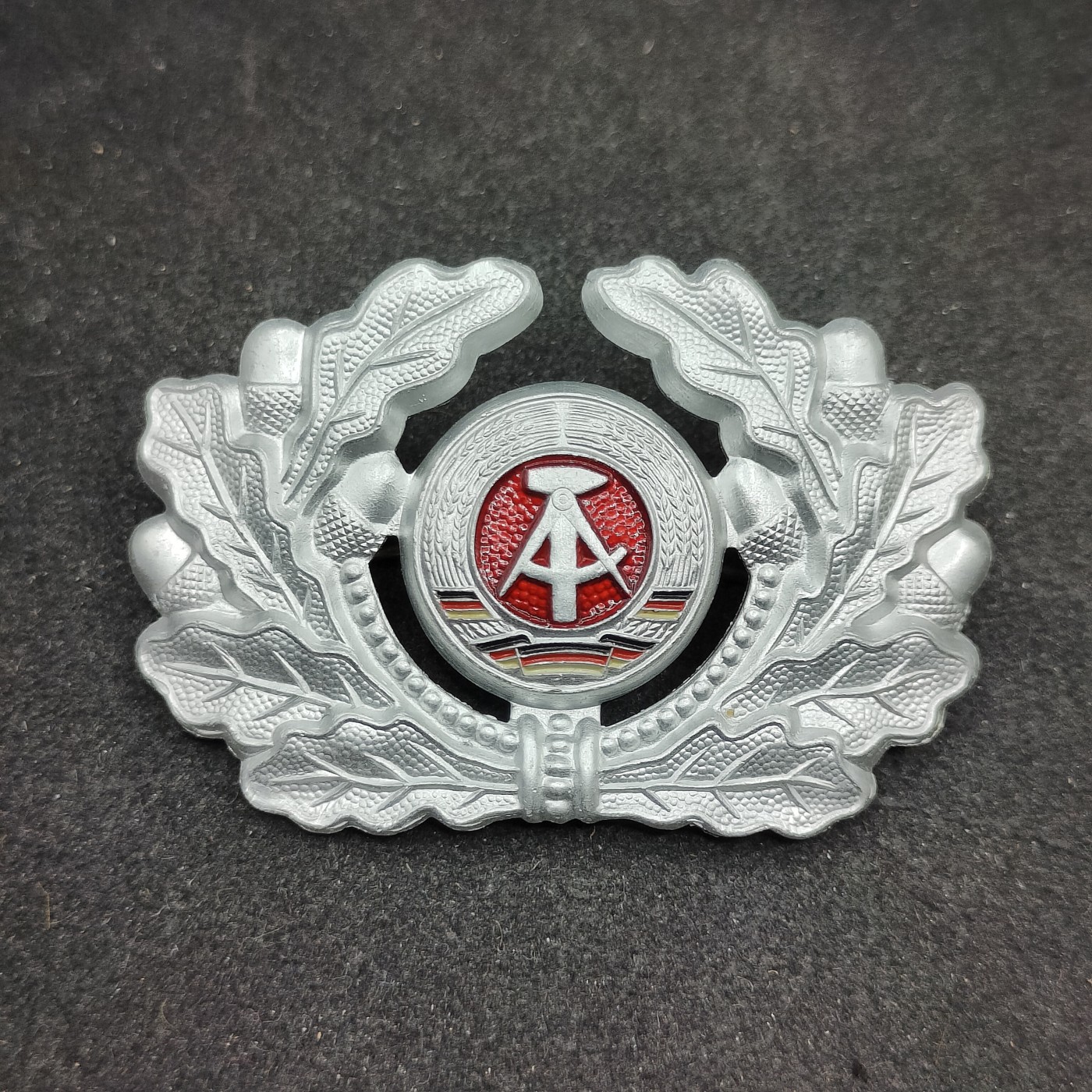 全场0元起拍 第111期 咸鱼国勋章拍卖专场 11月26日（周日）下午6：00开始 东德陆军士官/兵帽徽