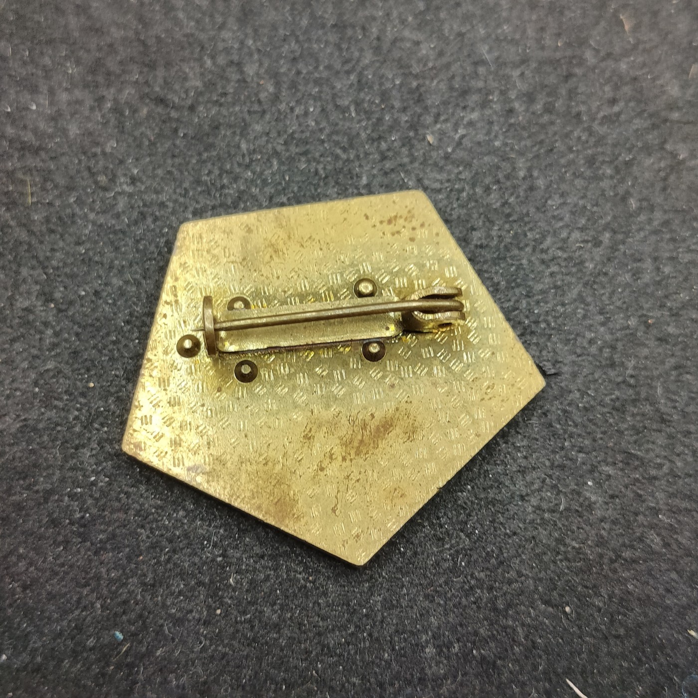 全场0元起拍 第111期 咸鱼国勋章拍卖专场 11月26日（周日）下午6：00开始 东德人民军建军25周年纪念章