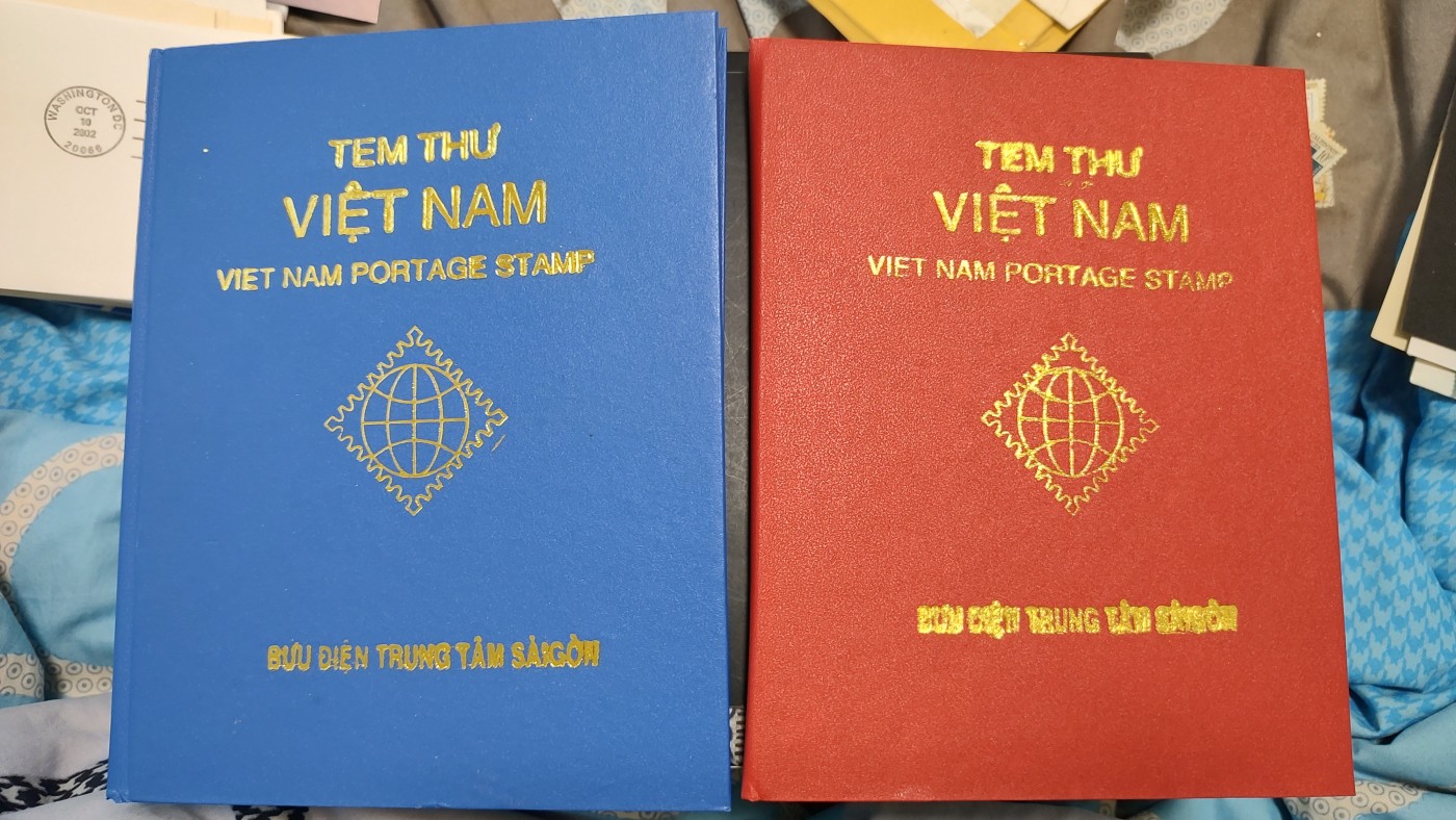 一月邮币社第九期拍卖国际邮票专场 少见越南信销套票册子一对