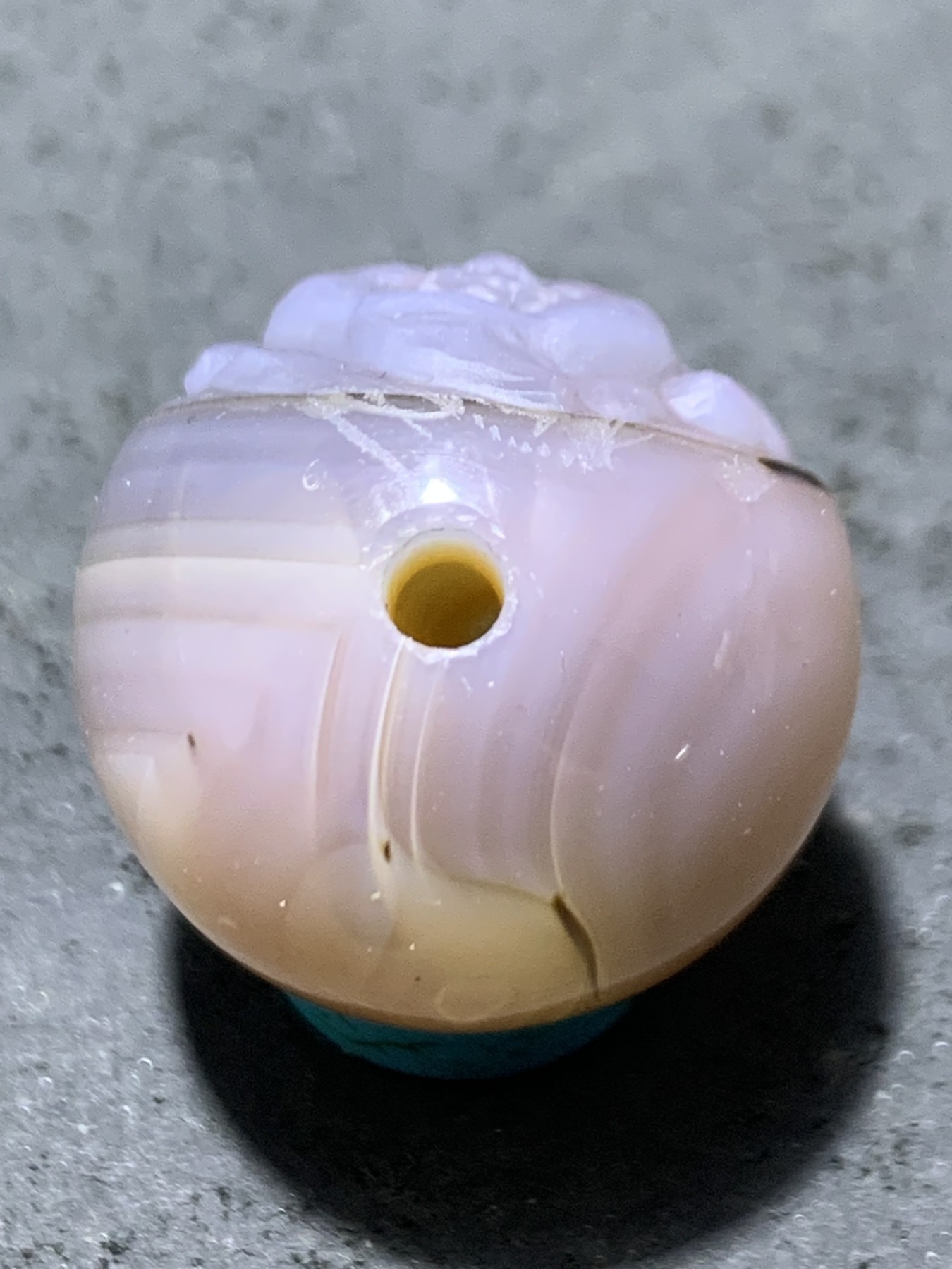 精美亚光高玉化紫罗兰巴西玛瑙手工俏色巧雕财神爷随形圆珠一个！