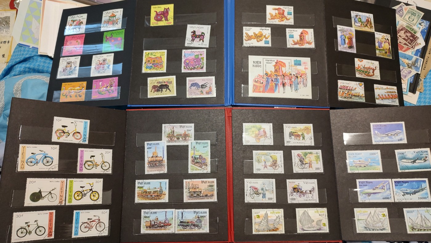 一月邮币社第九期拍卖国际邮票专场 少见越南信销套票册子一对
