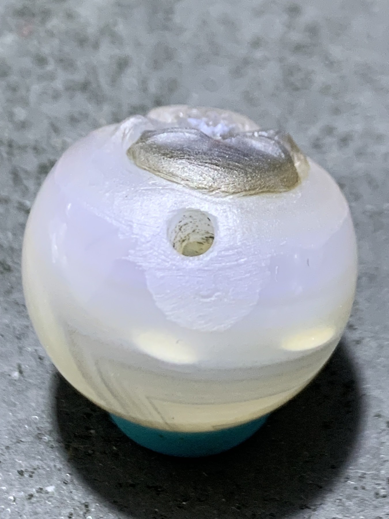 精美高玉化亚光海洋玉髓手工俏色巧雕骷髅随形2.0圆珠一个！