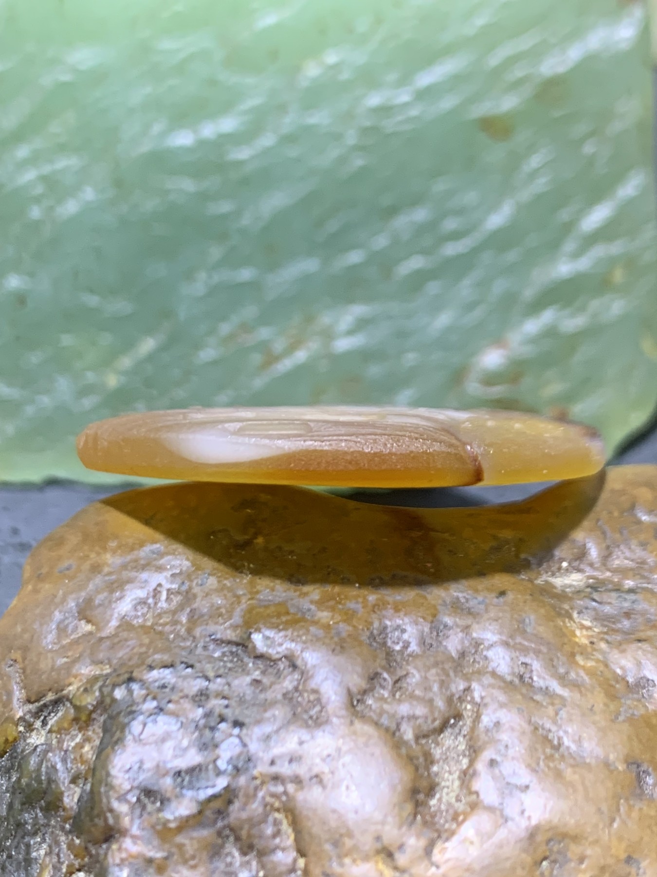 精美天然亚光高玉化糖料巴西玛瑙手工俏色巧雕一心向佛吊坠一个