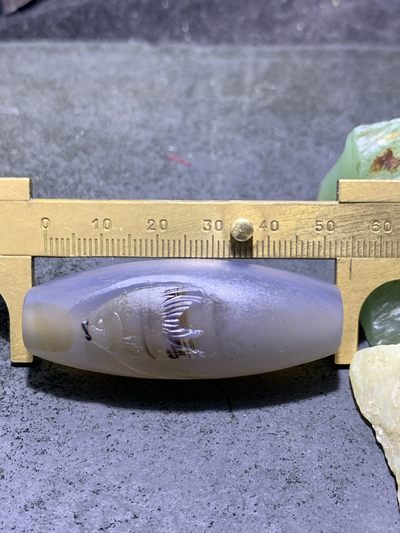 精美亚光高玉化天眼纹巴西玛瑙手工俏色巧雕富贵有鱼吊坠（把件）一个！ 精美亚光高玉化天眼纹巴西玛瑙手工俏色巧雕富贵有鱼吊坠（把件）一个！