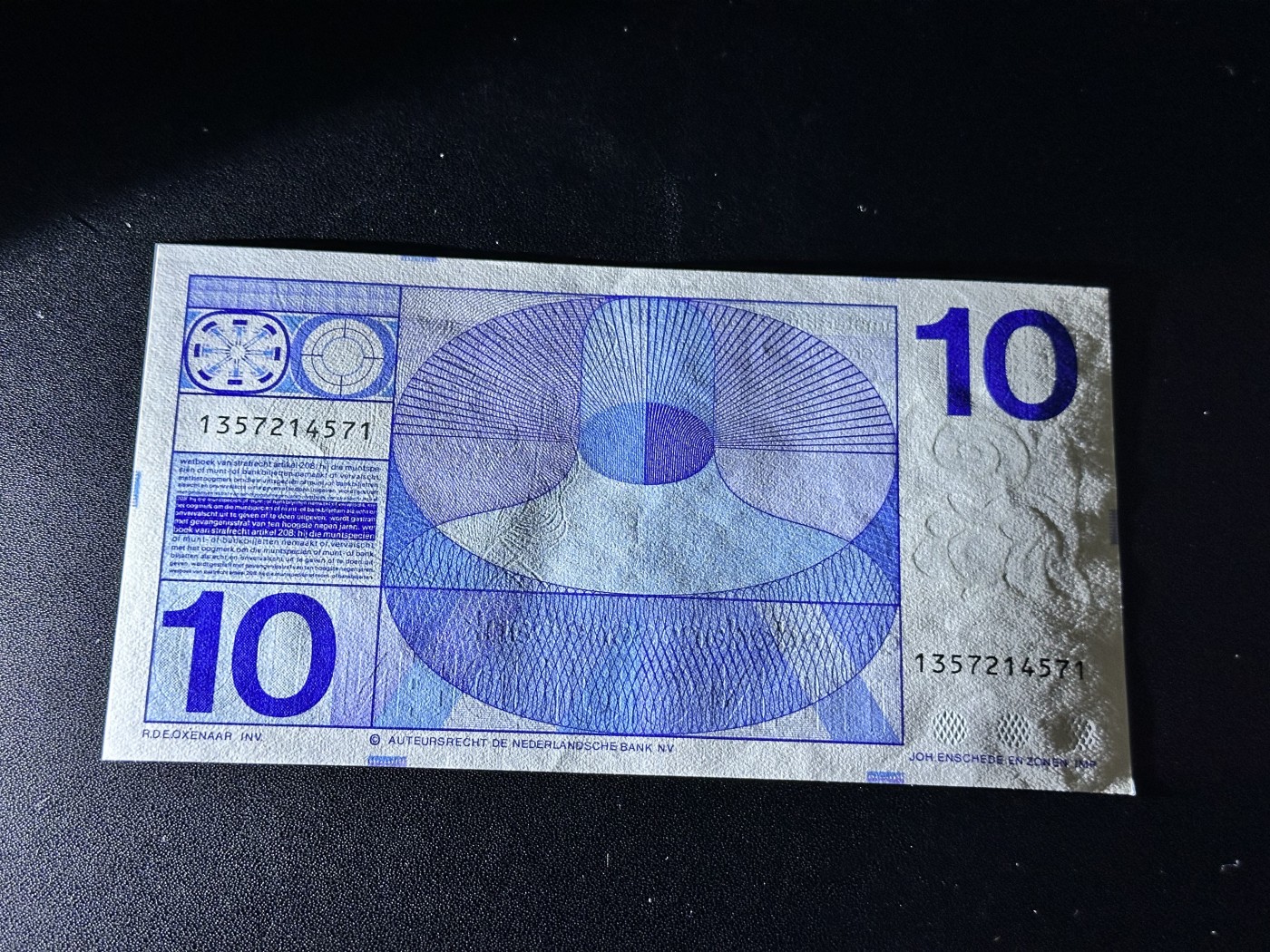 《外钞收藏家》第三百三十期 1968年荷兰人像版10盾 全新UNC