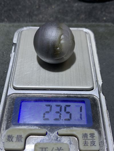 精美亚光高玉化巴西玛瑙手工俏色巧雕祥云纹一念之间随形大圆珠一个 精美亚光高玉化巴西玛瑙手工俏色巧雕祥云纹一念之间随形大圆珠一个