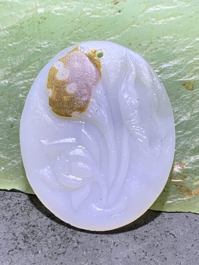 精美天然亚光高玉化巴西玛瑙手工俏色荷花吊坠一个 - 精美天然亚光高玉化巴西玛瑙手工俏色荷花吊坠一个