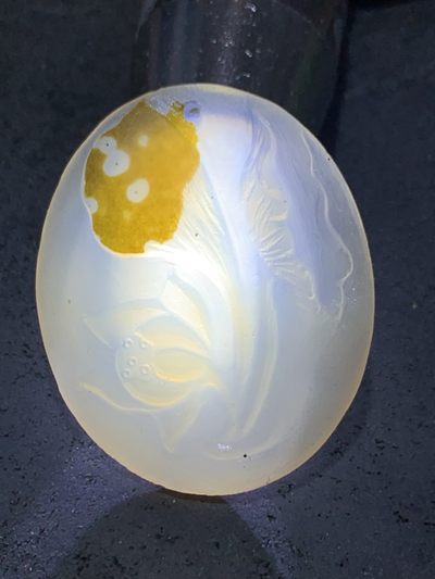 精美天然亚光高玉化巴西玛瑙手工俏色荷花吊坠一个 精美天然亚光高玉化巴西玛瑙手工俏色荷花吊坠一个