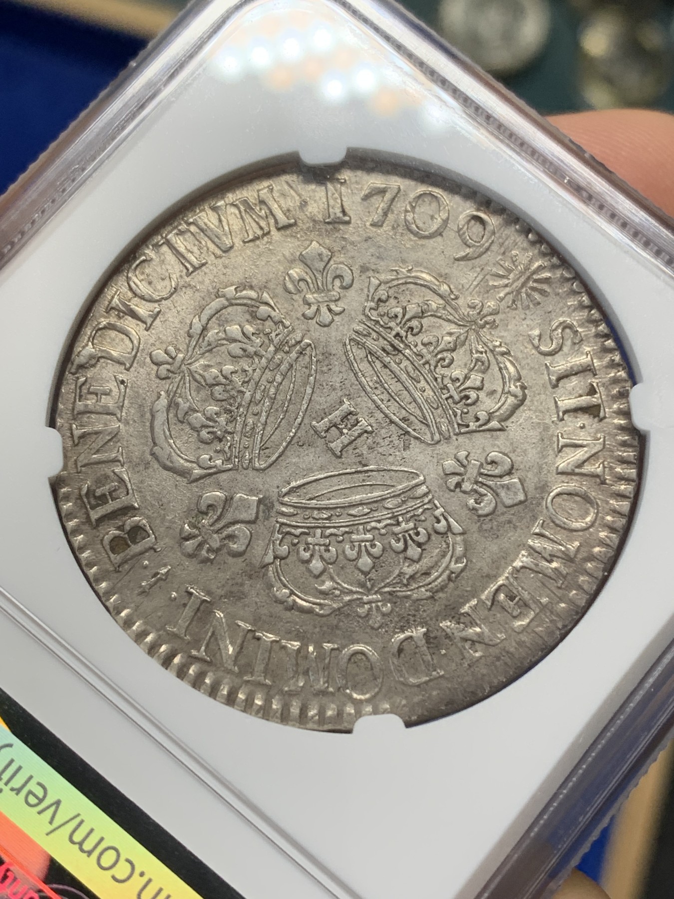 《竞宝斋》第218场-周日，周一 2场 (全场包邮) NGC UNCD 法国1709年路易十四埃居大银H拉罗切利铸币厂，很少出现的厂名。币身压印清晰流畅，银光闪现，几乎无减重痕迹。