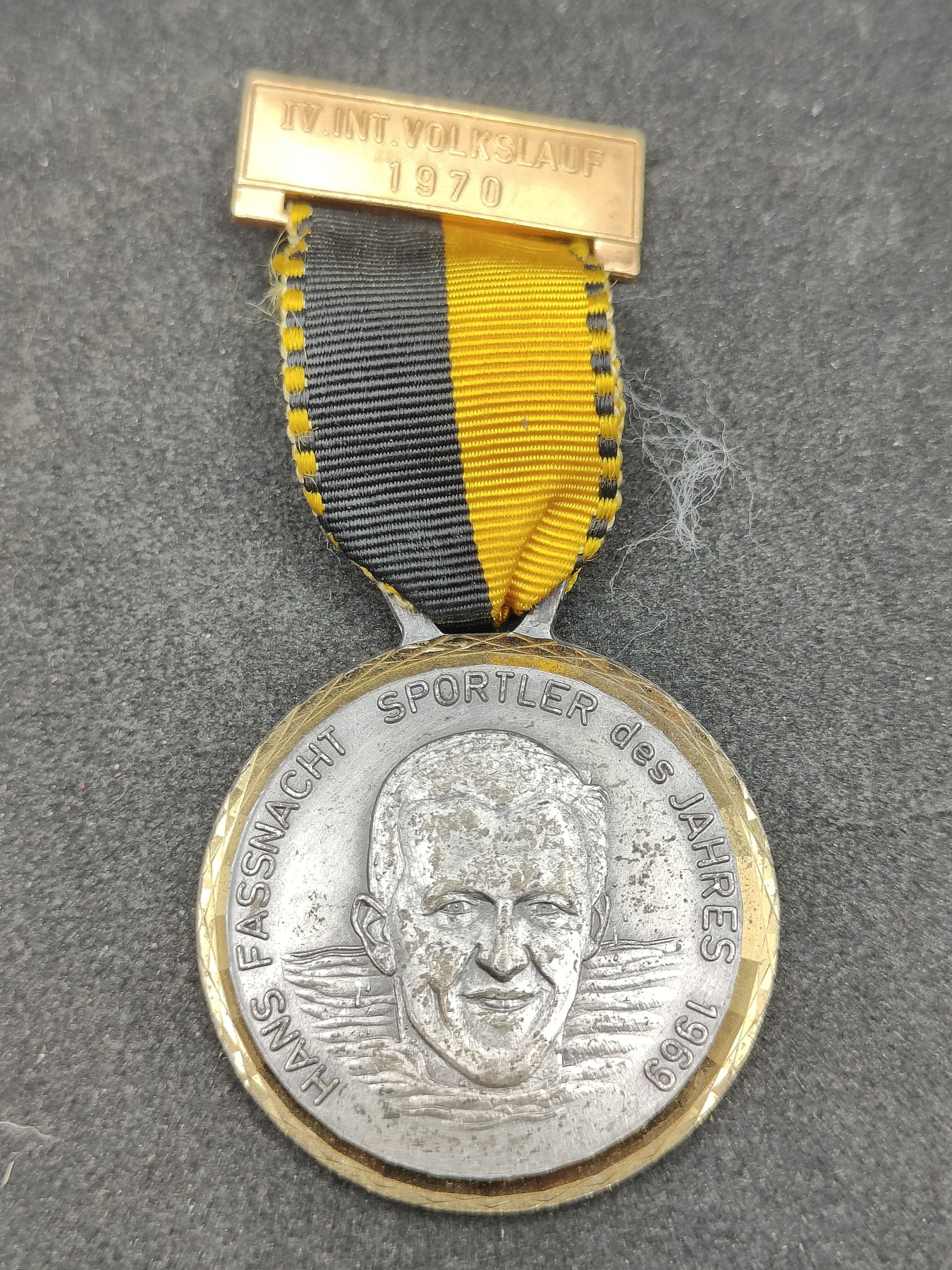 全场0元起拍 第112期 咸鱼国勋章拍卖专场 11月26日（周日）下午6：00开始 西德纪念章