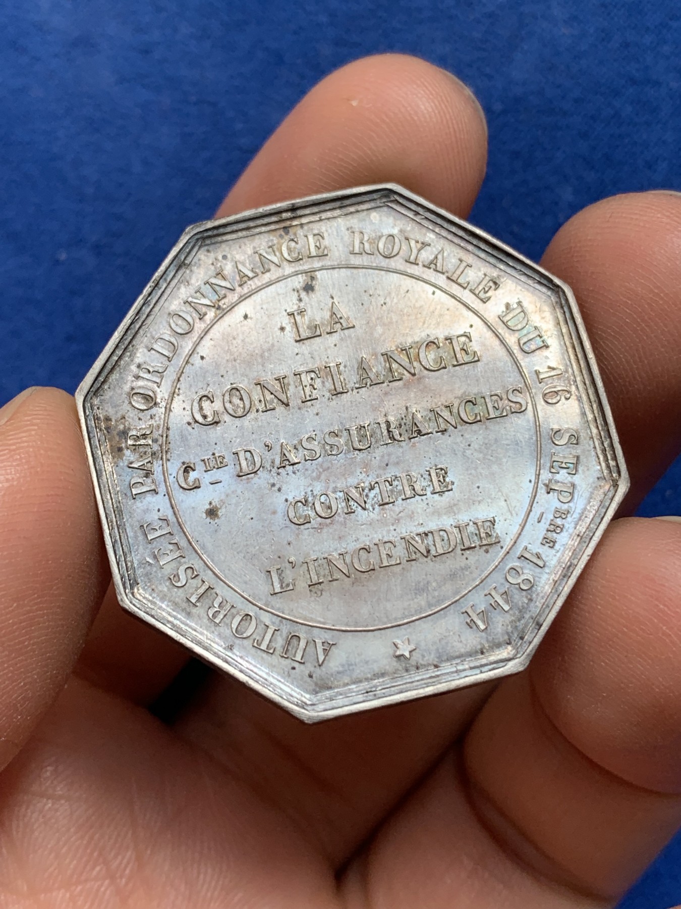 《竞宝斋》第218场-周日，周一 2场 (全场包邮) 法国美女八角银质代币 高点俱在 对角39mm 20.8g 蜜蜂边铭银标