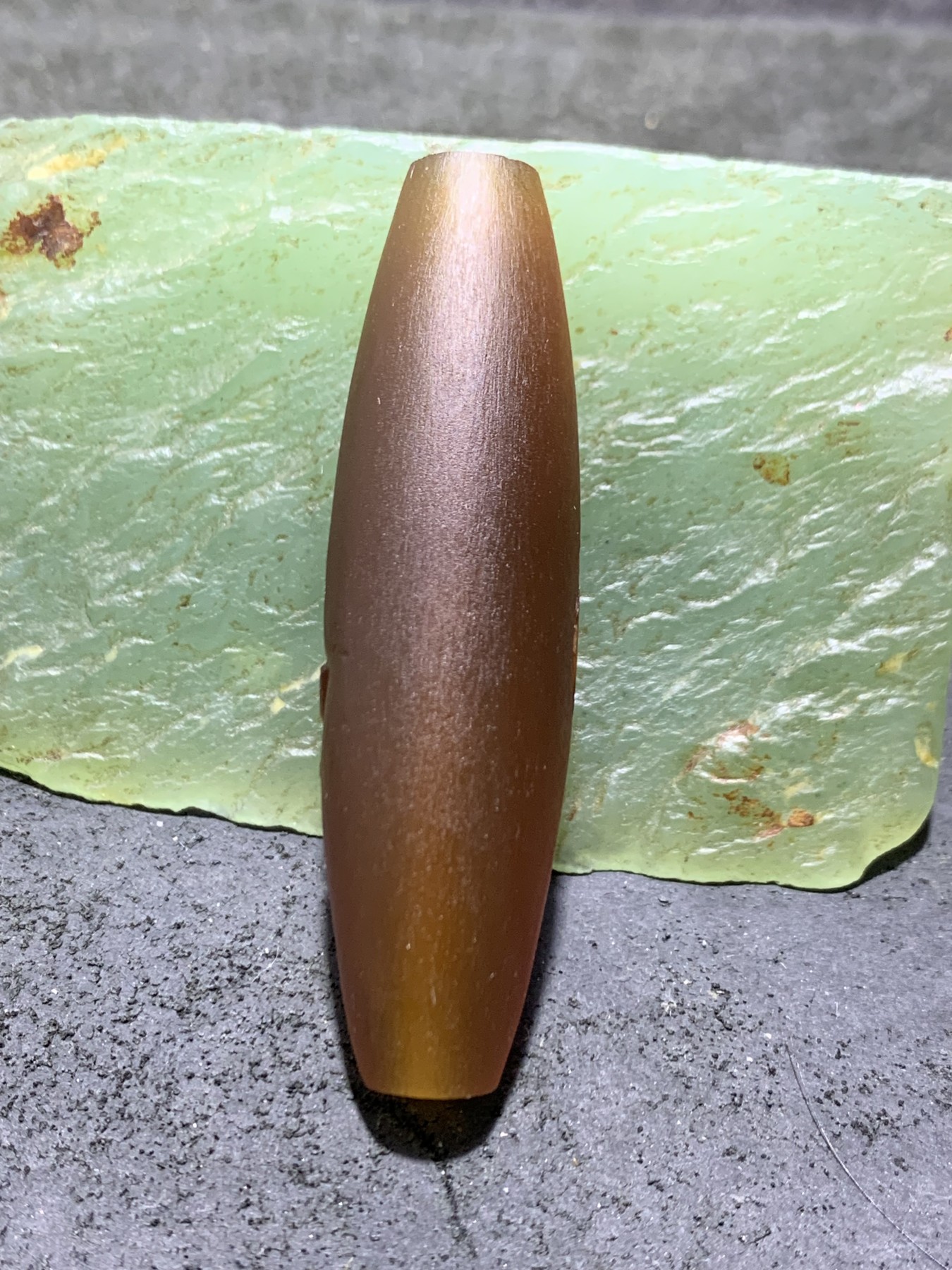 精美亚光高玉化糖料巴西玛瑙手工俏色巧雕荷花大桶珠一个！