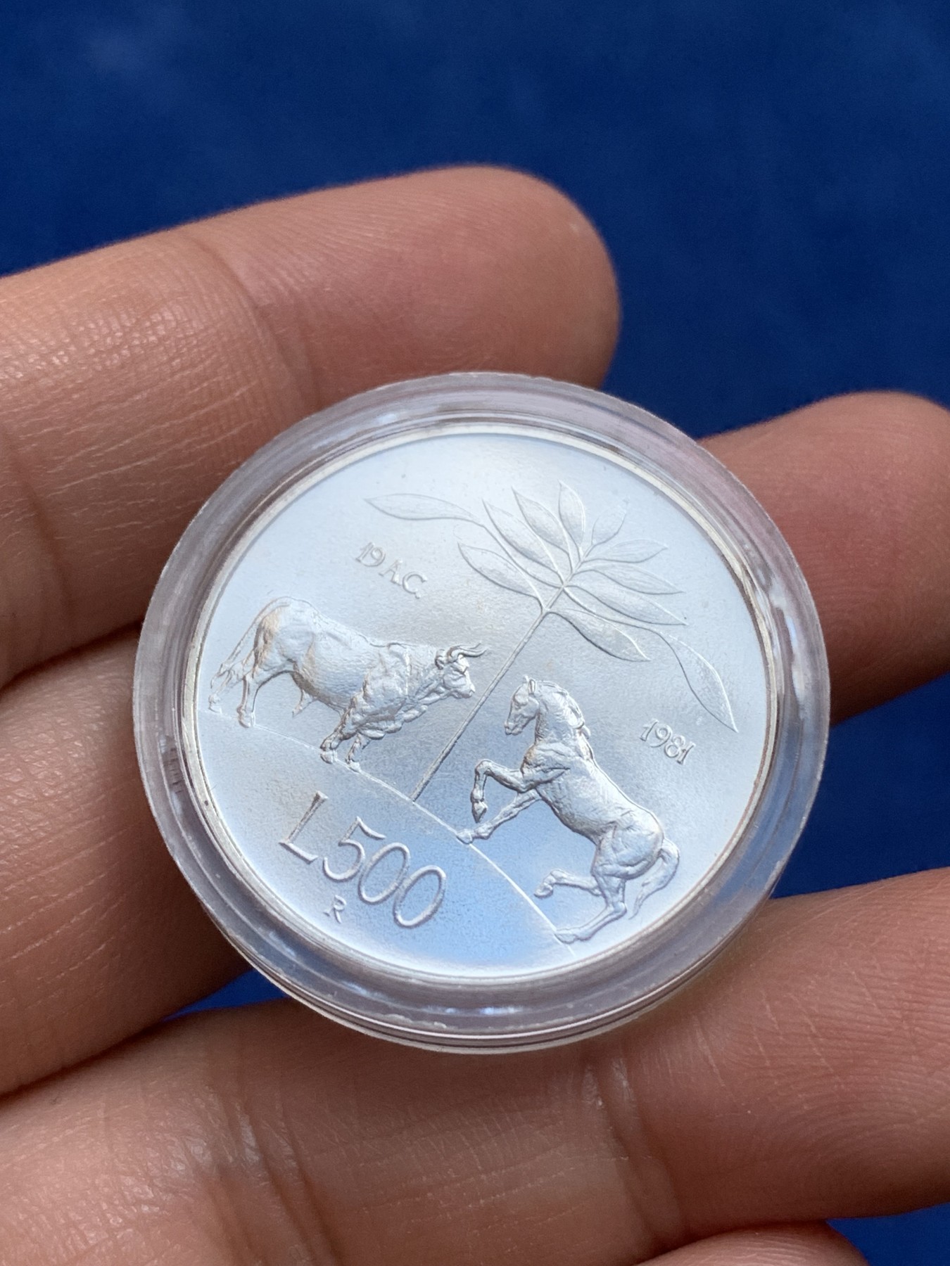 《竞宝斋》第218场-周日，周一 2场 (全场包邮) 意大利 1981年牛马500里拉银币