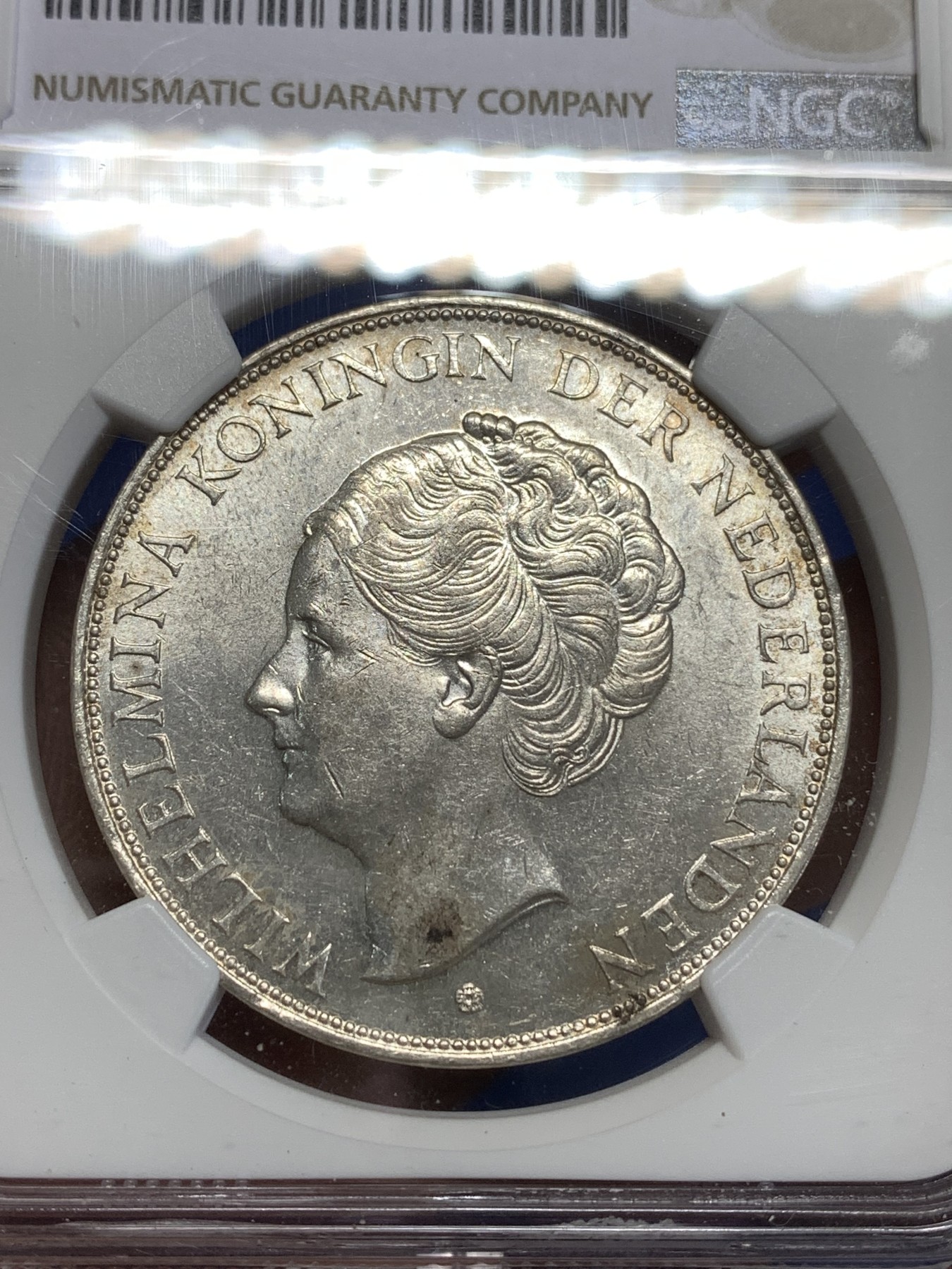 《竞宝斋》第218场-周日，周一 2场 (全场包邮) NGC MS61 荷兰1939年女王威廉米娜2.5盾大银币