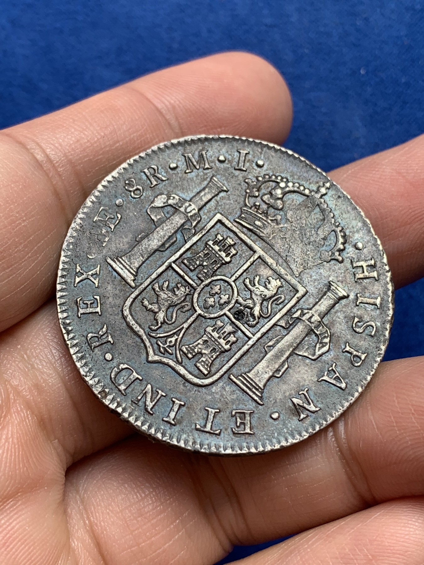 《竞宝斋》第218场-周日，周一 2场 (全场包邮) 秘鲁 1787 卡三 双柱 大银币 双面深彩包浆 背面中间1凹 状态非常好 见图