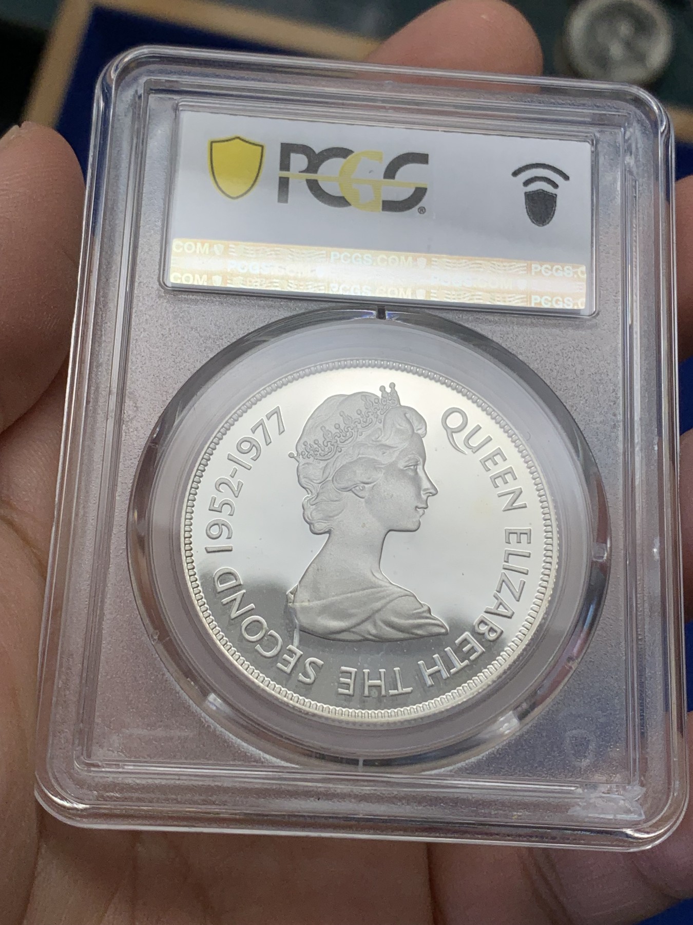 《竞宝斋》第218场-周日，周一 2场 (全场包邮) PCGS PR68 圣赫勒拿1977女王登基 25周年市政厅与陆龟25便士精制银币