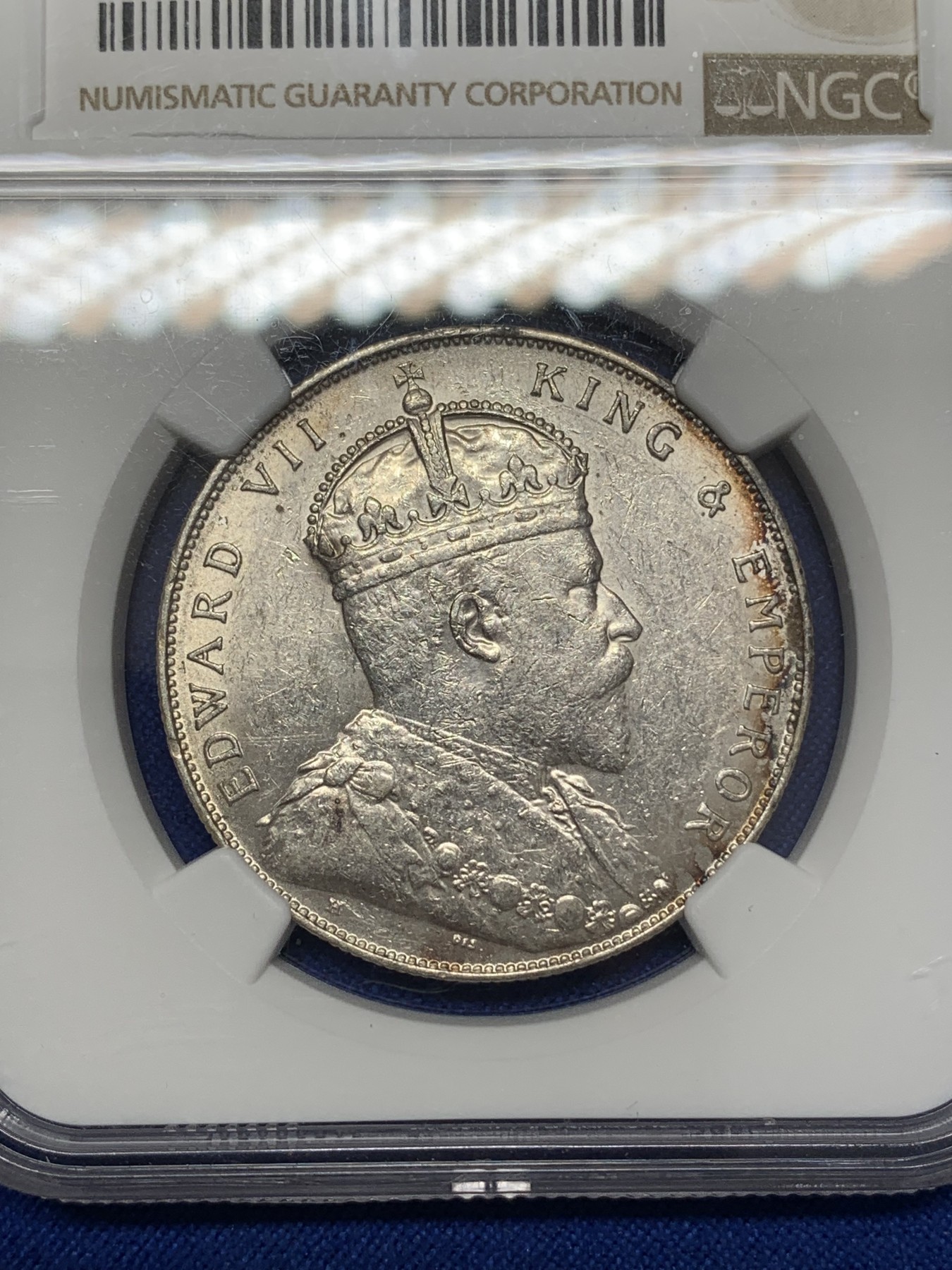 《竞宝斋》第218场-周日，周一 2场 (全场包邮) NGC AU58 英属海峡 1907 爱七 1元 银币 小样版本 底板光洁 值得收藏