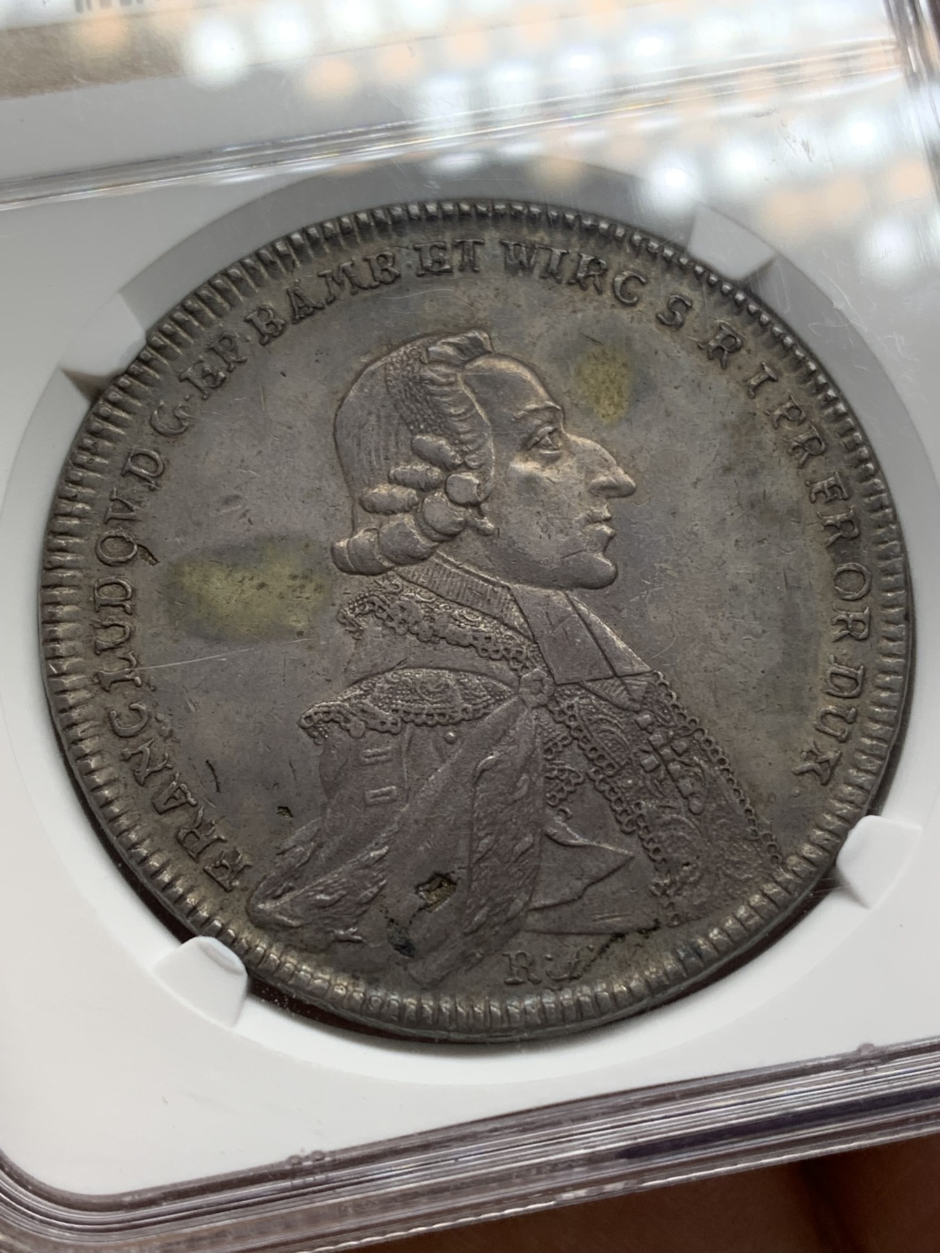 《竞宝斋》第218场-周日，周一 2场 (全场包邮) NGC AU55 德国 1786 维尔茨堡主教区 2泰勒 56克超大规格大银币 最新裸币成交价1950欧元