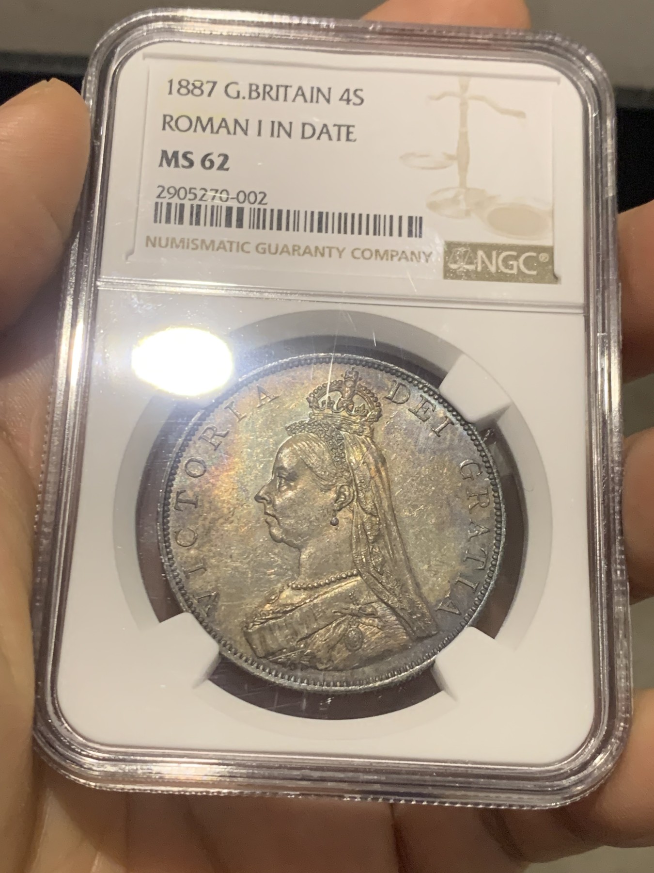 《竞宝斋》第218场-周日，周一 2场 (全场包邮) NGC MS62 1887年 英国维多利亚女王 高冠双弗洛林银币 罗马体版 镜面底板 酱彩包浆 无敌状态